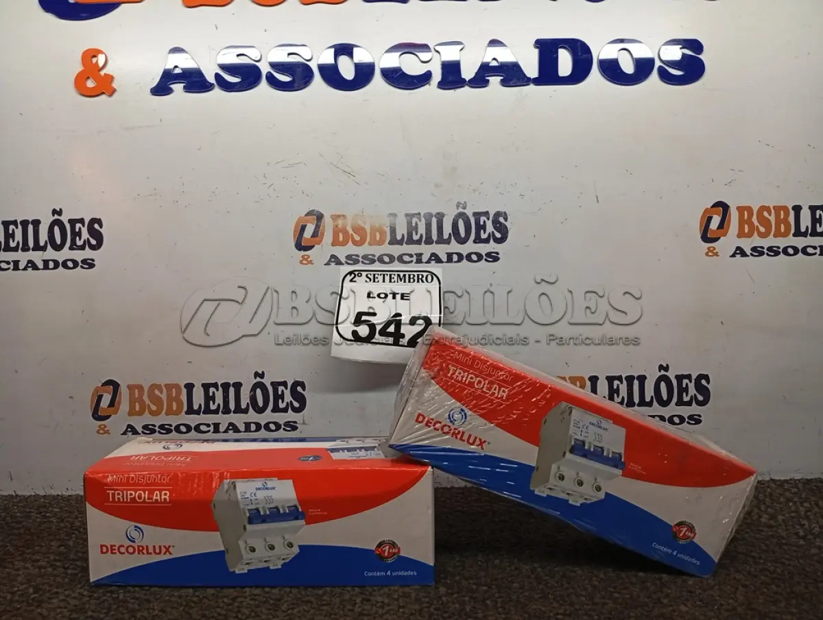 LOTE 542 - 02 CAIXAS DE MINI DISJUNTORES DECORLUX MODELO DZ47-63, CONTÉM 04 UNIDADES EM CADA CAIXA. (NO ESTADO) ATENÇÃO! FAZER A VISITAÇÃO ANTES DE ARREMATAR, NÃO SABEMOS SE FUNCIONA. LEILÃO NÃO TEM GARANTIA E NEM DEVOLUÇÃO, SUJEITO A POSSÍVEIS AVARIAS VISÍVEIS/OCULTAS E/OU AUSÊNCIA DE COMPONENTES.