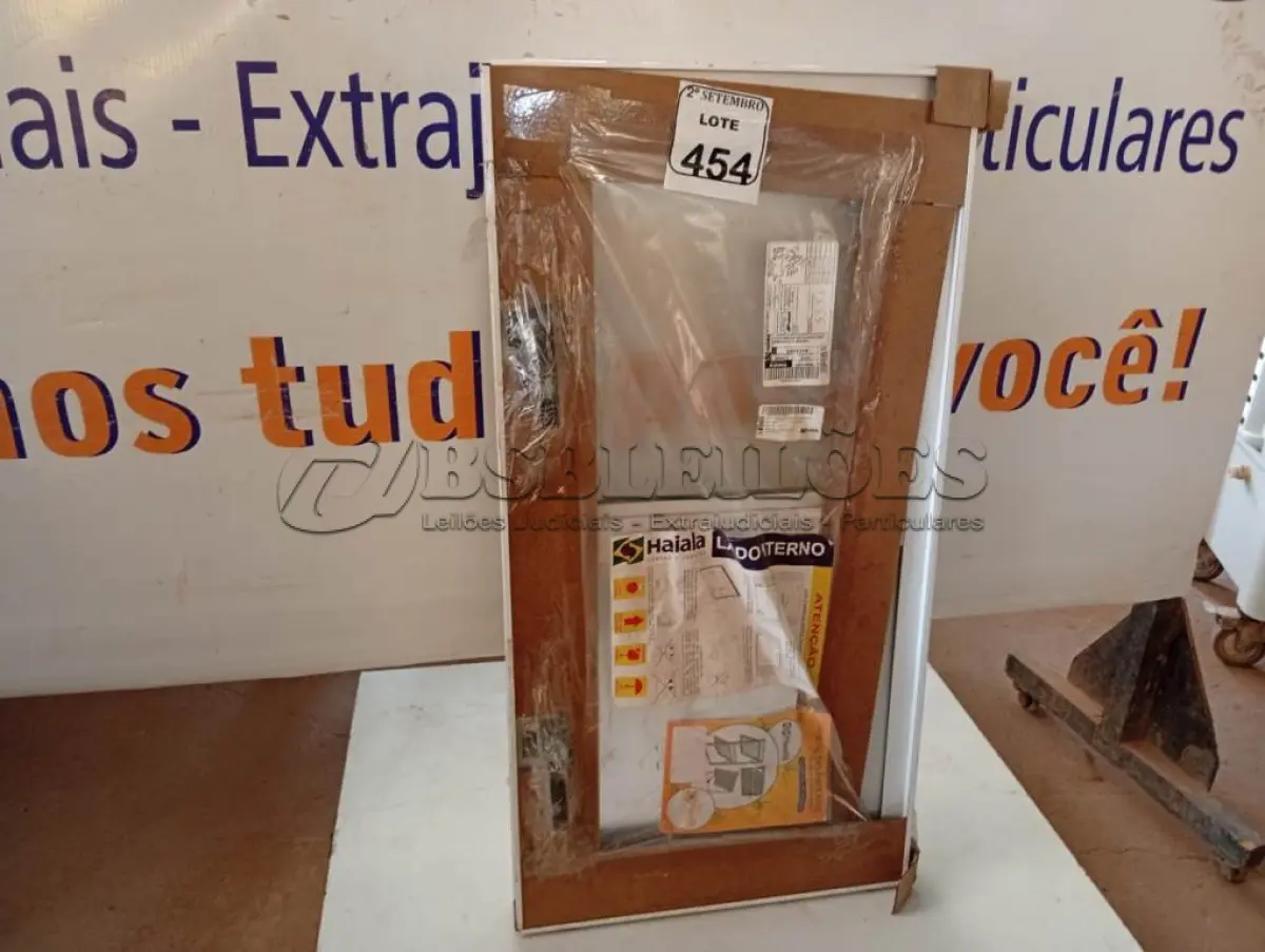LOTE 454 - 01 JANELA MAXIM-AR PLENNA HORI 098X050 S/G BRANCO  HAIALA NOVO. (NO ESTADO) ATENÇÃO! FAZER A VISITAÇÃO ANTES DE ARREMATAR, NÃO SABEMOS SE FUNCIONA. LEILÃO NÃO TEM GARANTIA E NEM DEVOLUÇÃO, SUJEITO A POSSÍVEIS AVARIAS VISÍVEIS/OCULTAS E/OU AUSÊNCIA DE COMPONENTES.