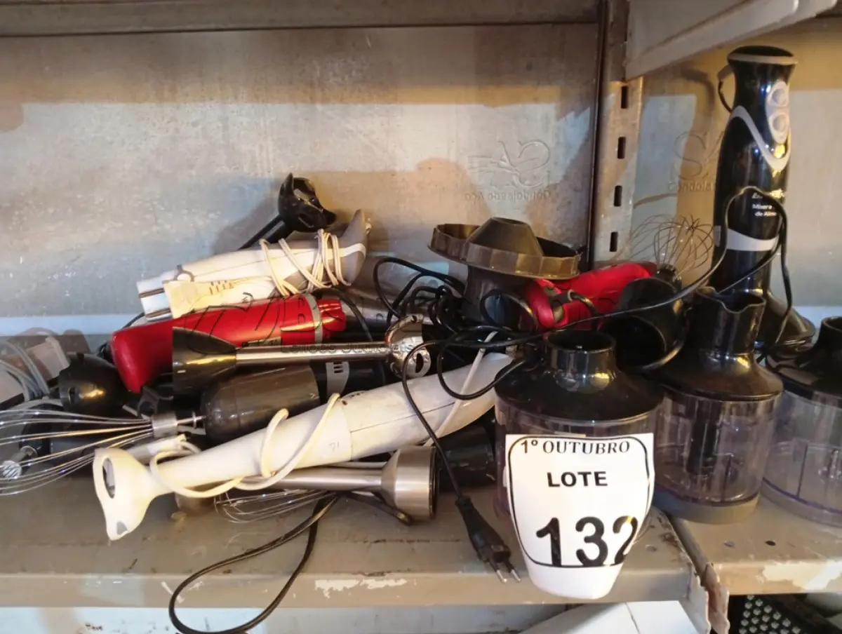 LOTE 132 - 01 LOTE COM DIVERSOS MIXERS MARCAS E MODELOS DIVERSOS. (NO ESTADO) ATENÇÃO! FAZER A VISITAÇÃO ANTES DE ARREMATAR, NÃO SABEMOS SE FUNCIONA. LEILÃO NÃO TEM GARANTIA E NEM DEVOLUÇÃO, SUJEITO A POSSÍVEIS AVARIAS VISÍVEIS/OCULTAS E/OU AUSÊNCIA DE COMPONENTES.