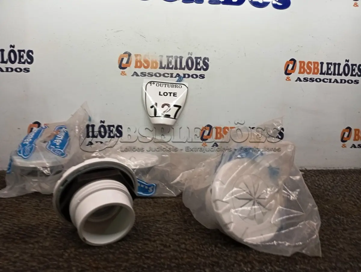 LOTE 127 - 05 DRENOS DE FUNDO P/ PISCINAS DE FIBRA. (NO ESTADO) ATENÇÃO! FAZER A VISITAÇÃO ANTES DE ARREMATAR, NÃO SABEMOS SE FUNCIONA. LEILÃO NÃO TEM GARANTIA E NEM DEVOLUÇÃO, SUJEITO A POSSÍVEIS AVARIAS VISÍVEIS/OCULTAS E/OU AUSÊNCIA DE COMPONENTES.