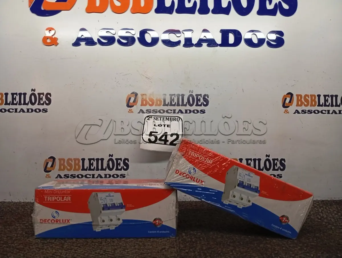 LOTE 542 - 02 CAIXAS DE MINI DISJUNTORES DECORLUX MODELO DZ47-63, CONTÉM 04 UNIDADES EM CADA CAIXA. (NO ESTADO) ATENÇÃO! FAZER A VISITAÇÃO ANTES DE ARREMATAR, NÃO SABEMOS SE FUNCIONA. LEILÃO NÃO TEM GARANTIA E NEM DEVOLUÇÃO, SUJEITO A POSSÍVEIS AVARIAS VISÍVEIS/OCULTAS E/OU AUSÊNCIA DE COMPONENTES.