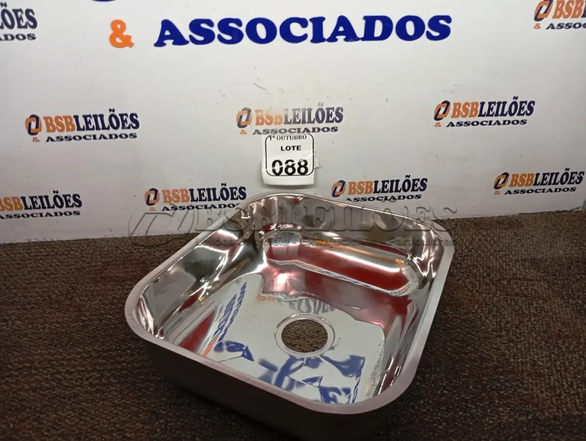 LOTE 088 - 01 CUBA EM AÇO INOX 400X340X140MM. (NO ESTADO) ATENÇÃO! FAZER A VISITAÇÃO ANTES DE ARREMATAR, NÃO SABEMOS SE FUNCIONA. LEILÃO NÃO TEM GARANTIA E NEM DEVOLUÇÃO, SUJEITO A POSSÍVEIS AVARIAS VISÍVEIS/OCULTAS E/OU AUSÊNCIA DE COMPONENTES.