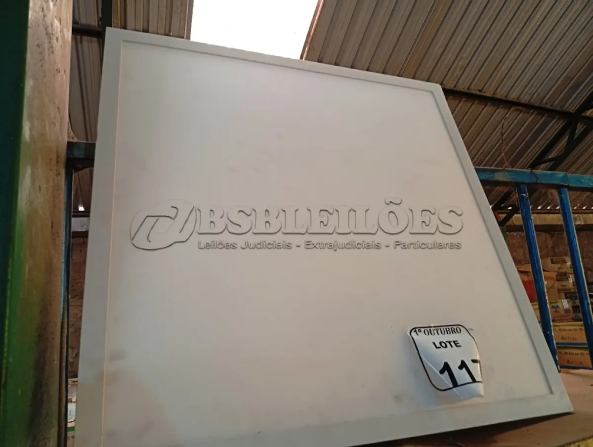 LOTE 117 - 05 PAINÉIS DE LED QUADRADOS. (NO ESTADO) ATENÇÃO! FAZER A VISITAÇÃO ANTES DE ARREMATAR, NÃO SABEMOS SE FUNCIONA. LEILÃO NÃO TEM GARANTIA E NEM DEVOLUÇÃO, SUJEITO A POSSÍVEIS AVARIAS VISÍVEIS/OCULTAS E/OU AUSÊNCIA DE COMPONENTES.
