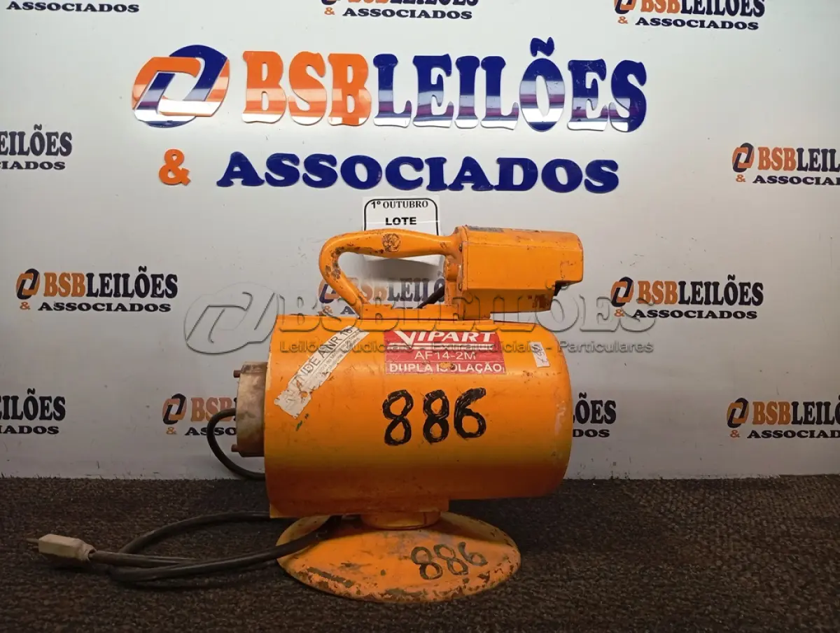 LOTE 043 - 01 MOTOR ELÉTRICO.  (NO ESTADO) ATENÇÃO! FAZER A VISITAÇÃO ANTES DE ARREMATAR, NÃO SABEMOS SE FUNCIONA. LEILÃO NÃO TEM GARANTIA E NEM DEVOLUÇÃO, SUJEITO A POSSÍVEIS AVARIAS VISÍVEIS/OCULTAS E/OU AUSÊNCIA DE COMPONENTES.