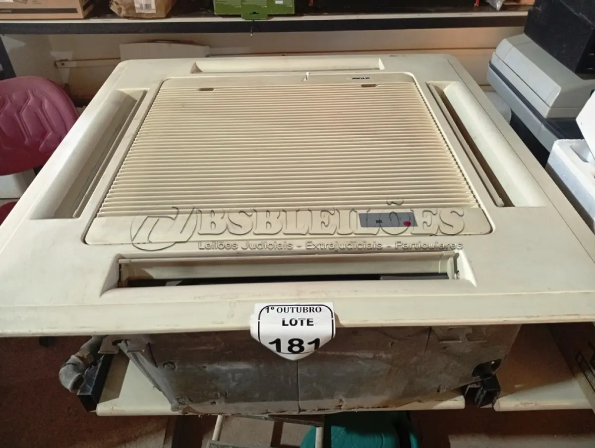 LOTE 181 - 01 EVAPORADORA DE TETO K7 MARCA YORK. (NO ESTADO) ATENÇÃO! FAZER A VISITAÇÃO ANTES DE ARREMATAR, NÃO SABEMOS SE FUNCIONA. LEILÃO NÃO TEM GARANTIA E NEM DEVOLUÇÃO, SUJEITO A POSSÍVEIS AVARIAS VISÍVEIS/OCULTAS E/OU AUSÊNCIA DE COMPONENTES.