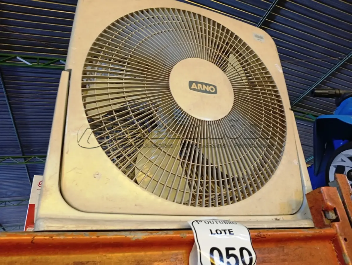 LOTE 050 - 02 VENTILADORES ARNO. (NO ESTADO) ATENÇÃO! FAZER A VISITAÇÃO ANTES DE ARREMATAR, NÃO SABEMOS SE FUNCIONA. LEILÃO NÃO TEM GARANTIA E NEM DEVOLUÇÃO, SUJEITO A POSSÍVEIS AVARIAS VISÍVEIS/OCULTAS E/OU AUSÊNCIA DE COMPONENTES.