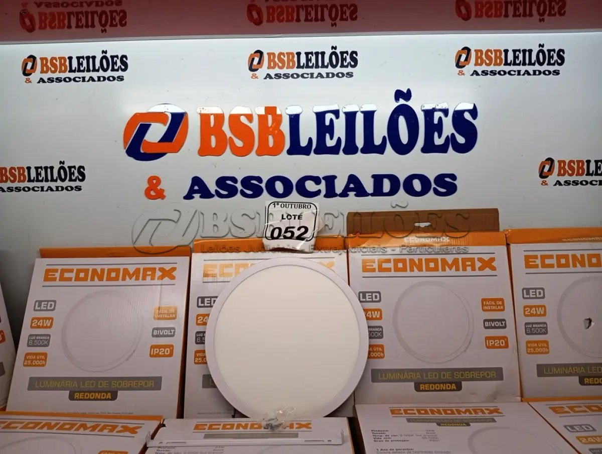 LOTE 052 - 12 LUMINÁRIAS ECONOMAX DE SOBREPOR LED. (NO ESTADO) ATENÇÃO! FAZER A VISITAÇÃO ANTES DE ARREMATAR, NÃO SABEMOS SE FUNCIONA. LEILÃO NÃO TEM GARANTIA E NEM DEVOLUÇÃO, SUJEITO A POSSÍVEIS AVARIAS VISÍVEIS/OCULTAS E/OU AUSÊNCIA DE COMPONENTES.