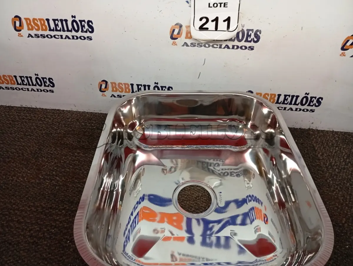 LOTE 211 - 01 CUBA EM AÇO INOX 400X340X140MM. (NO ESTADO) ATENÇÃO! FAZER A VISITAÇÃO ANTES DE ARREMATAR, NÃO SABEMOS SE FUNCIONA. LEILÃO NÃO TEM GARANTIA E NEM DEVOLUÇÃO, SUJEITO A POSSÍVEIS AVARIAS VISÍVEIS/OCULTAS E/OU AUSÊNCIA DE COMPONENTES.