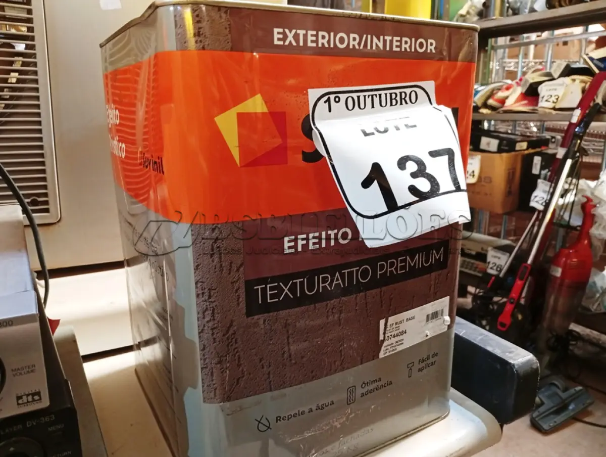LOTE 137 - 01 LATA DE TINTA TEXTURATTO PREMIUM EFEITO RÚSTICO INTERIOR/EXTERIOR SUVINIL 25KG. (NO ESTADO) ATENÇÃO! FAZER A VISITAÇÃO ANTES DE ARREMATAR, NÃO SABEMOS SE FUNCIONA. LEILÃO NÃO TEM GARANTIA E NEM DEVOLUÇÃO, SUJEITO A POSSÍVEIS AVARIAS VISÍVEIS/OCULTAS E/OU AUSÊNCIA DE COMPONENTES.