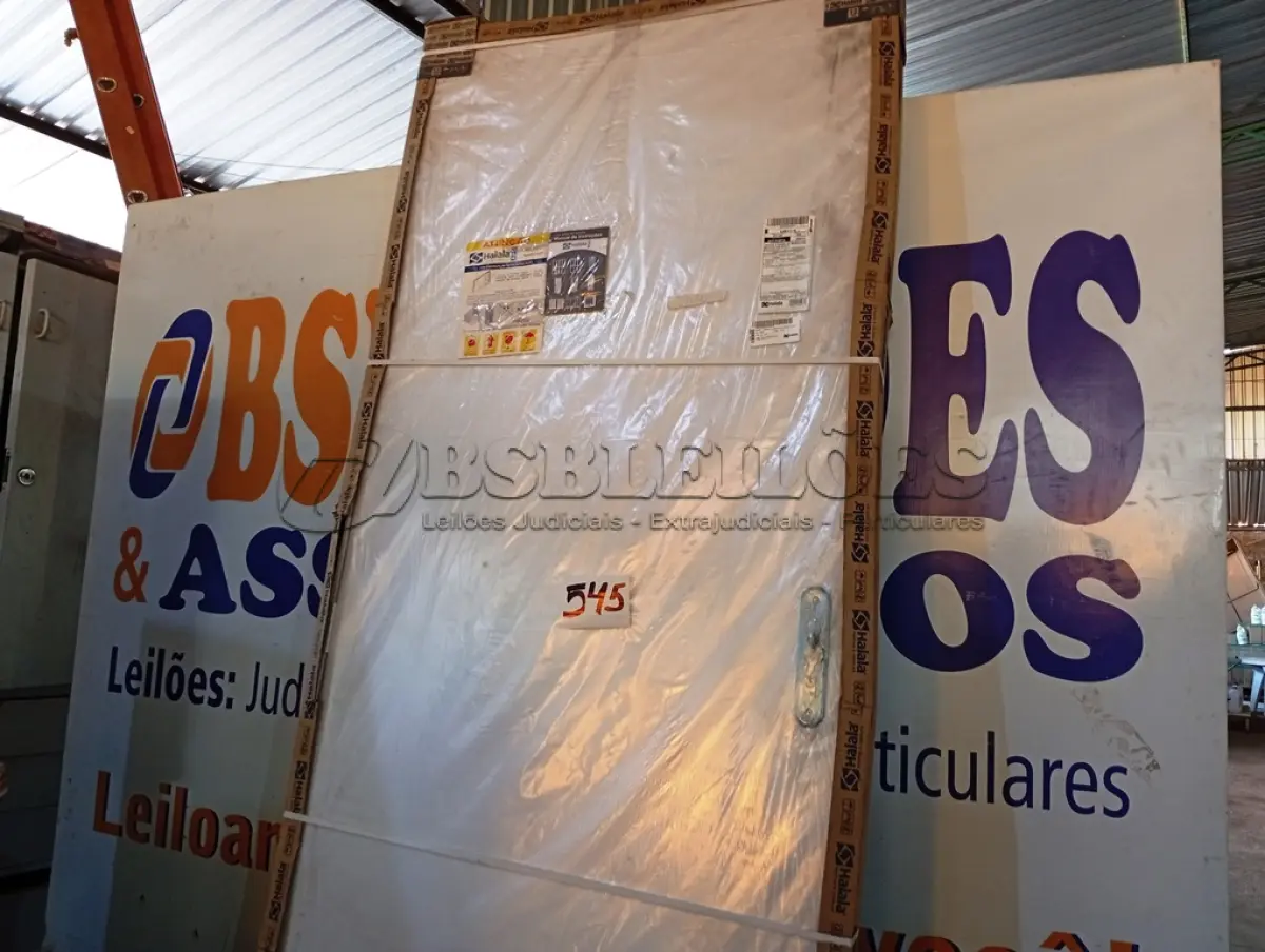 LOTE 545 - 01 PORTA DURAPLAC BRANCA APD 085X215 DIR REQ12 HAIALA NOVO (NO ESTADO) ATENÇÃO! FAZER A VISITAÇÃO ANTES DE ARREMATAR, NÃO SABEMOS SE FUNCIONA. LEILÃO NÃO TEM GARANTIA E NEM DEVOLUÇÃO, SUJEITO A POSSÍVEIS AVARIAS VISÍVEIS/OCULTAS E/OU AUSÊNCIA DE COMPONENTES.