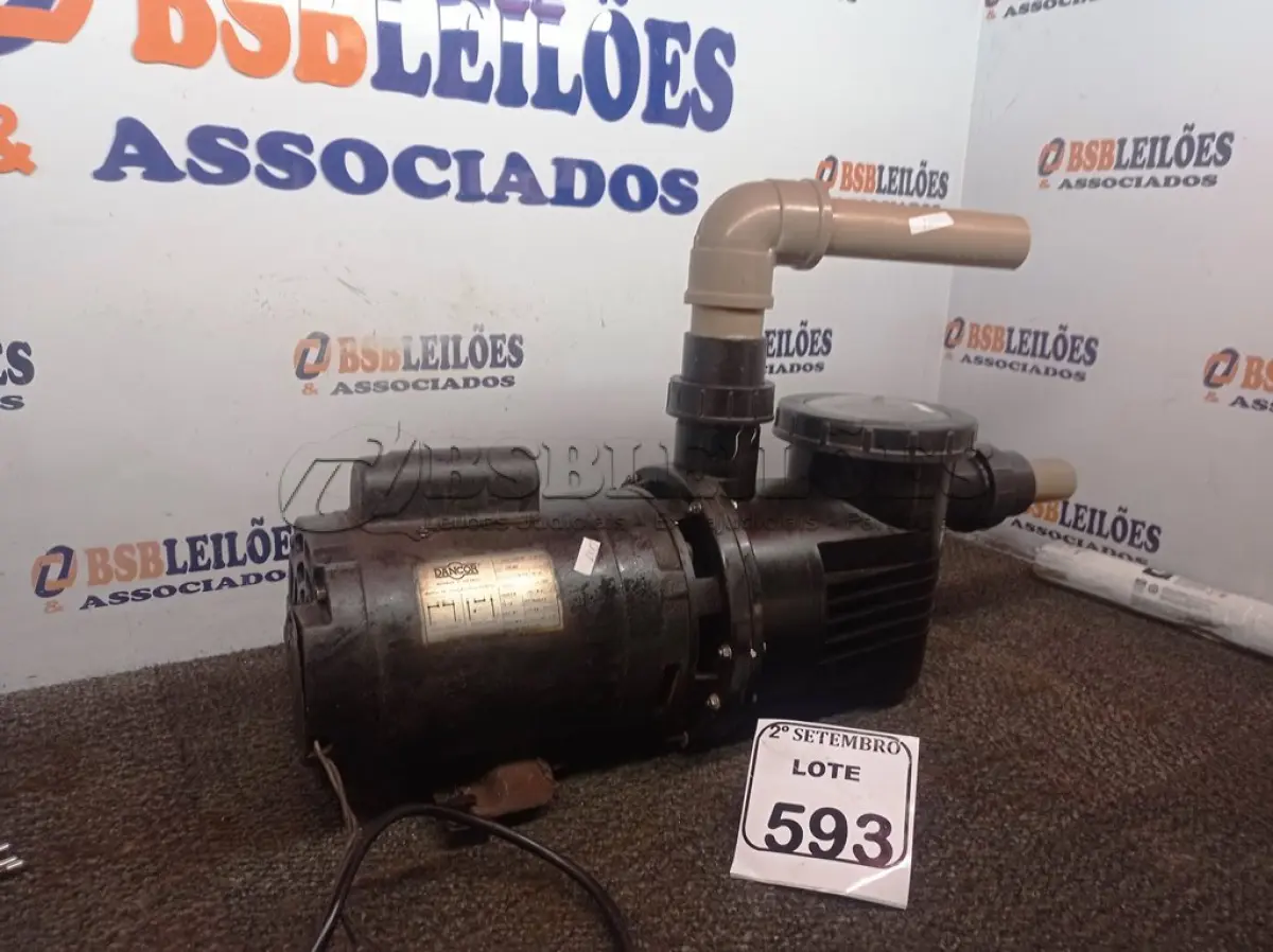 LOTE 593 - 01 BOMBA D’ÁGUA P/ PISCINA DANCOR 110/220. (NO ESTADO) ATENÇÃO! FAZER A VISITAÇÃO ANTES DE ARREMATAR, NÃO SABEMOS SE FUNCIONA. LEILÃO NÃO TEM GARANTIA E NEM DEVOLUÇÃO, SUJEITO A POSSÍVEIS AVARIAS VISÍVEIS/OCULTAS E/OU AUSÊNCIA DE COMPONENTES.