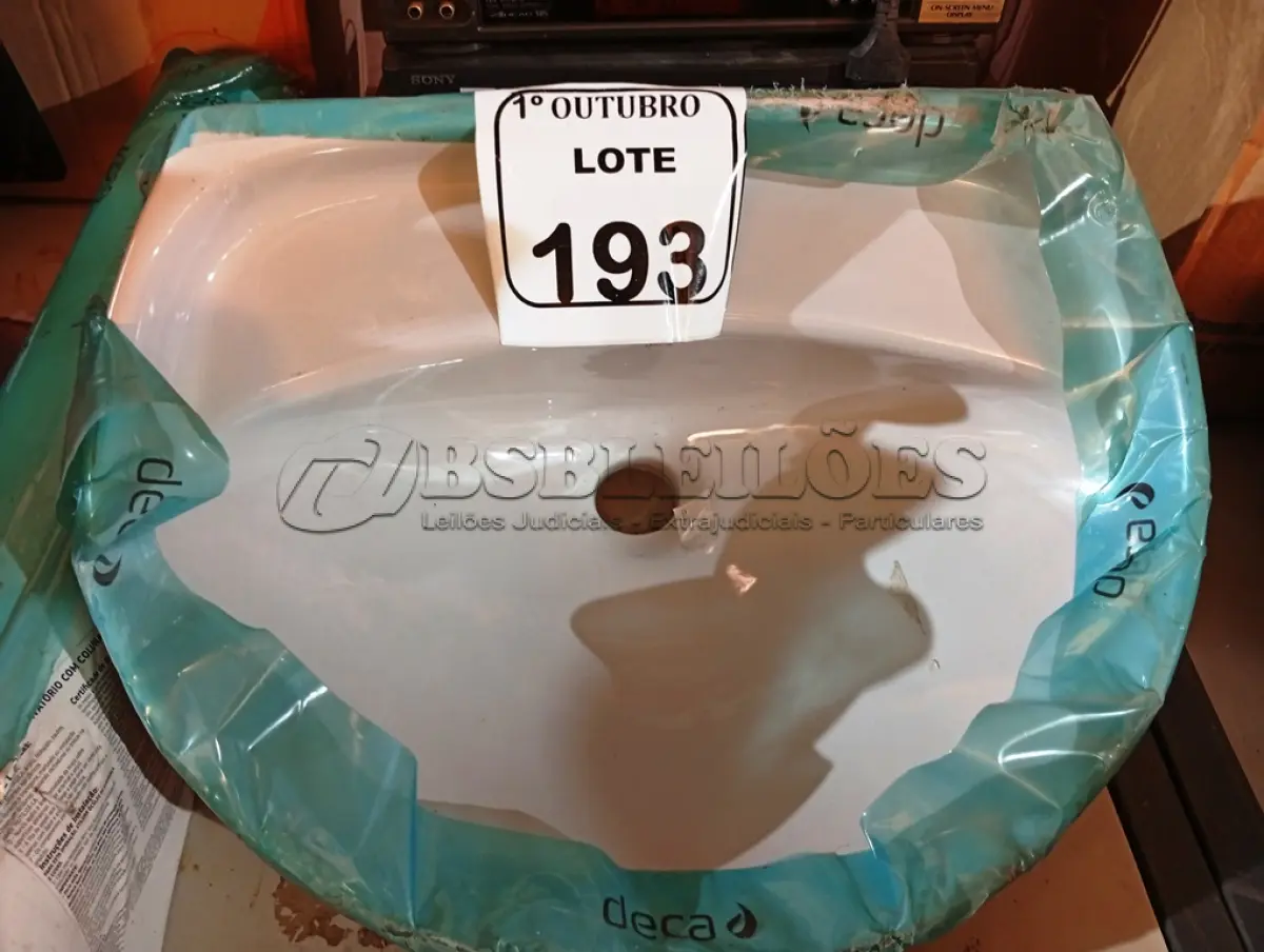 LOTE 193 - 01 CUBA DECA P/ LAVATÓRIO C/ COLUNA. (NO ESTADO) ATENÇÃO! FAZER A VISITAÇÃO ANTES DE ARREMATAR, NÃO SABEMOS SE FUNCIONA. LEILÃO NÃO TEM GARANTIA E NEM DEVOLUÇÃO, SUJEITO A POSSÍVEIS AVARIAS VISÍVEIS/OCULTAS E/OU AUSÊNCIA DE COMPONENTES.