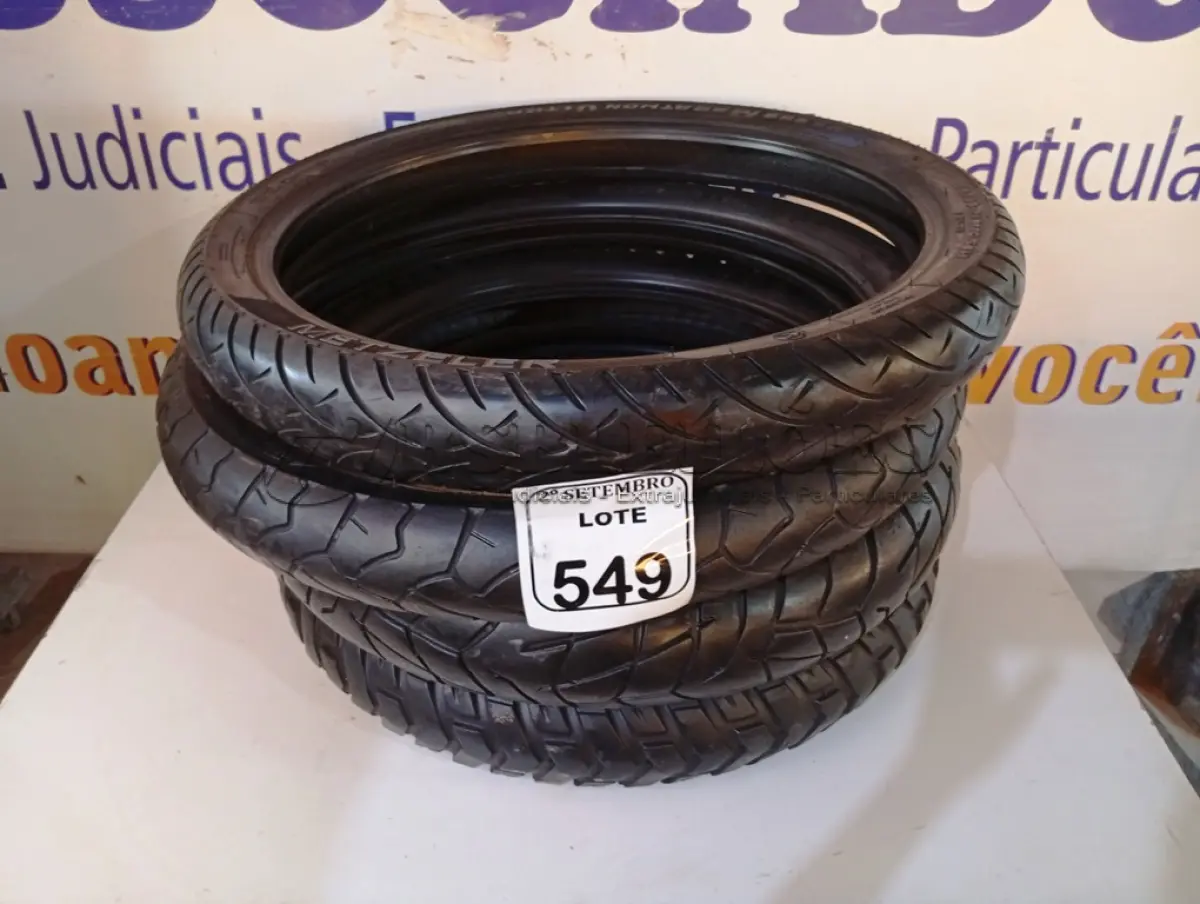 LOTE 549 - 04 PNEUS P/ MOTOS USADOS D NUMERAÇÕES DIVERSAS. (NO ESTADO) ATENÇÃO! FAZER A VISITAÇÃO ANTES DE ARREMATAR, NÃO SABEMOS SE FUNCIONA. LEILÃO NÃO TEM GARANTIA E NEM DEVOLUÇÃO, SUJEITO A POSSÍVEIS AVARIAS VISÍVEIS/OCULTAS E/OU AUSÊNCIA DE COMPONENTES.
