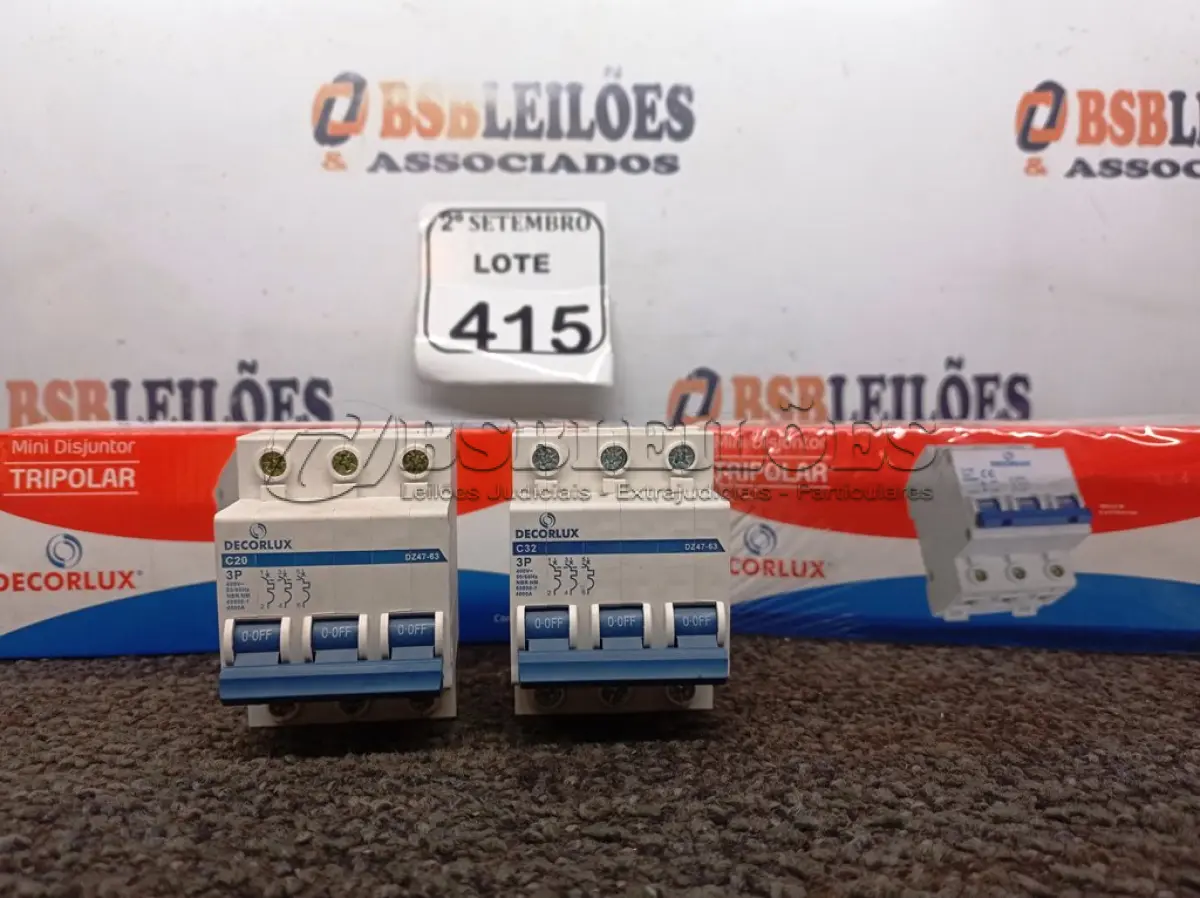 LOTE 415 - 02 CAIXAS DE MINI DISJUNTORES DECORLUX MODELO DZ47-63, CONTÉM 12 UNIDADES EM CADA CAIXA. (NO ESTADO) ATENÇÃO! FAZER A VISITAÇÃO ANTES DE ARREMATAR, NÃO SABEMOS SE FUNCIONA. LEILÃO NÃO TEM GARANTIA E NEM DEVOLUÇÃO, SUJEITO A POSSÍVEIS AVARIAS VISÍVEIS/OCULTAS E/OU AUSÊNCIA DE COMPONENTES.
