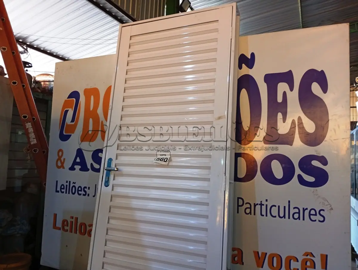 LOTE 560 - 01 PORTA VEN APD BRANCA 085X215 ESQ REQ12 HAIALA NOVO. (NO ESTADO) ATENÇÃO! FAZER A VISITAÇÃO ANTES DE ARREMATAR, NÃO SABEMOS SE FUNCIONA. LEILÃO NÃO TEM GARANTIA E NEM DEVOLUÇÃO, SUJEITO A POSSÍVEIS AVARIAS VISÍVEIS/OCULTAS E/OU AUSÊNCIA DE COMPONENTES.