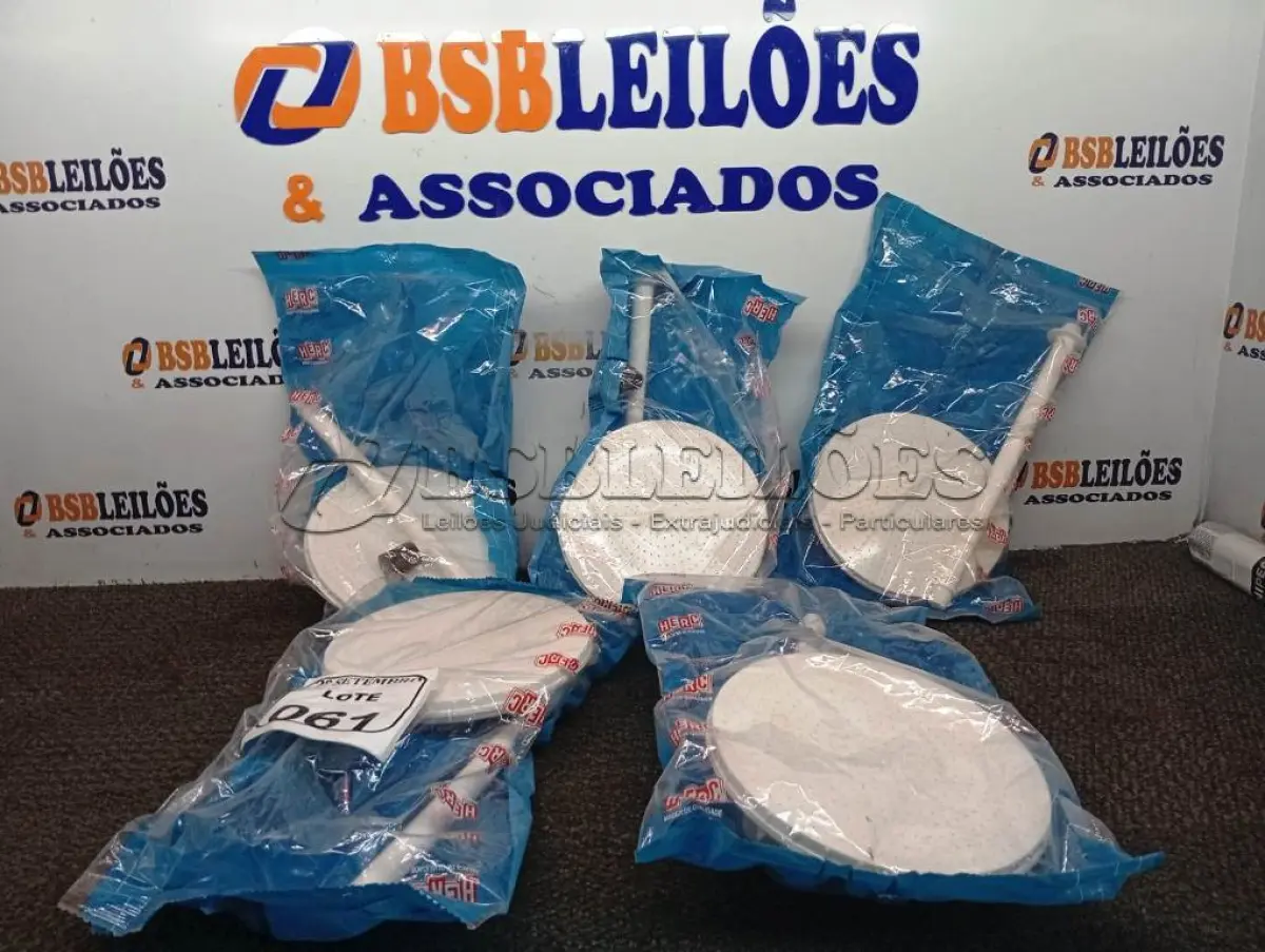 LOTE 061 - 05 CHUVEIRO C/BRAÇO 8" DE 1/2" PVC BR HERC.(NO ESTADO) ATENÇÃO! FAZER A VISITAÇÃO ANTES DE ARREMATAR, NÃO SABEMOS SE FUNCIONA. LEILÃO NÃO TEM GARANTIA E NEM DEVOLUÇÃO, SUJEITO A POSSÍVEIS AVARIAS VISÍVEIS/OCULTAS E/OU AUSÊNCIA DE COMPONENTES.