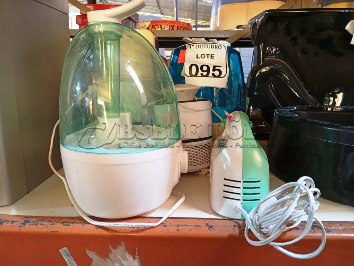 LOTE 095 - 01 LOTE COM DIVERSOS HUMIDIFICADORES DE AR. (NO ESTADO) ATENÇÃO! FAZER A VISITAÇÃO ANTES DE ARREMATAR, NÃO SABEMOS SE FUNCIONA. LEILÃO NÃO TEM GARANTIA E NEM DEVOLUÇÃO, SUJEITO A POSSÍVEIS AVARIAS VISÍVEIS/OCULTAS E/OU AUSÊNCIA DE COMPONENTES.