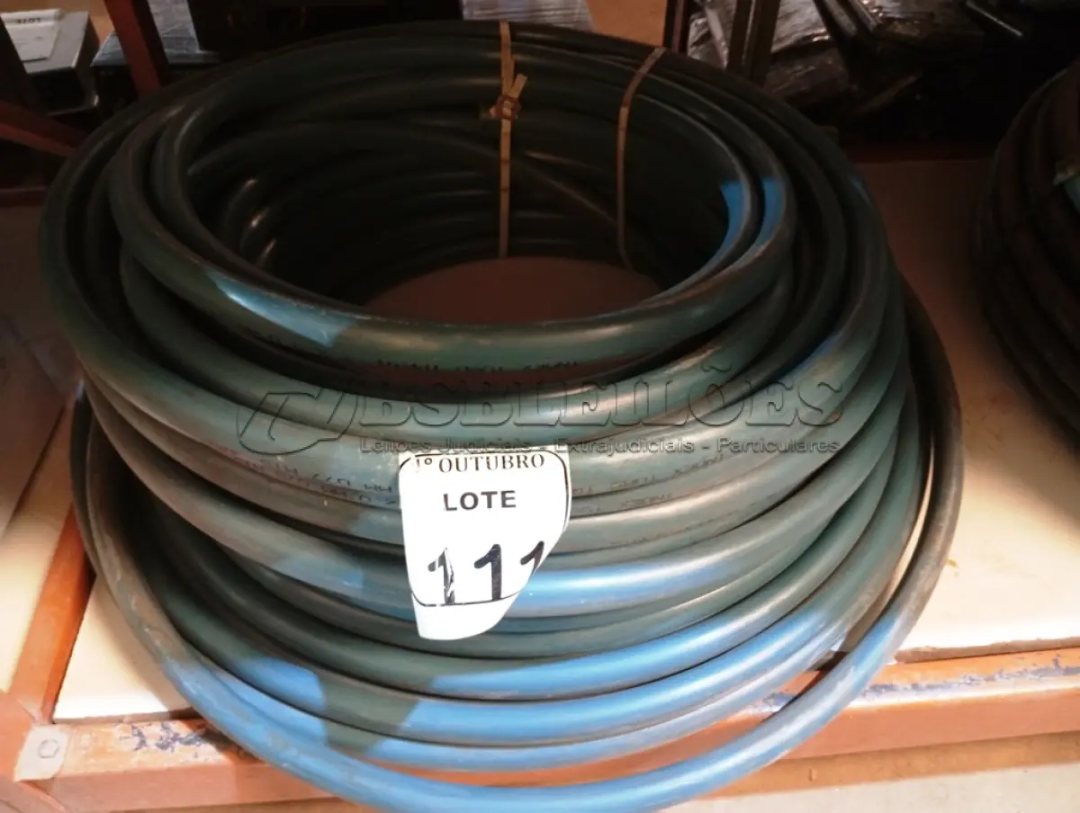 LOTE 111 - 01 ROLO DE  MANGUEIRA TUBO IRRIGAÇAO 1 X 2,0 AZUL INDEX. (NO ESTADO) ATENÇÃO! FAZER A VISITAÇÃO ANTES DE ARREMATAR, NÃO SABEMOS SE FUNCIONA. LEILÃO NÃO TEM GARANTIA E NEM DEVOLUÇÃO, SUJEITO A POSSÍVEIS AVARIAS VISÍVEIS/OCULTAS E/OU AUSÊNCIA DE COMPONENTES.