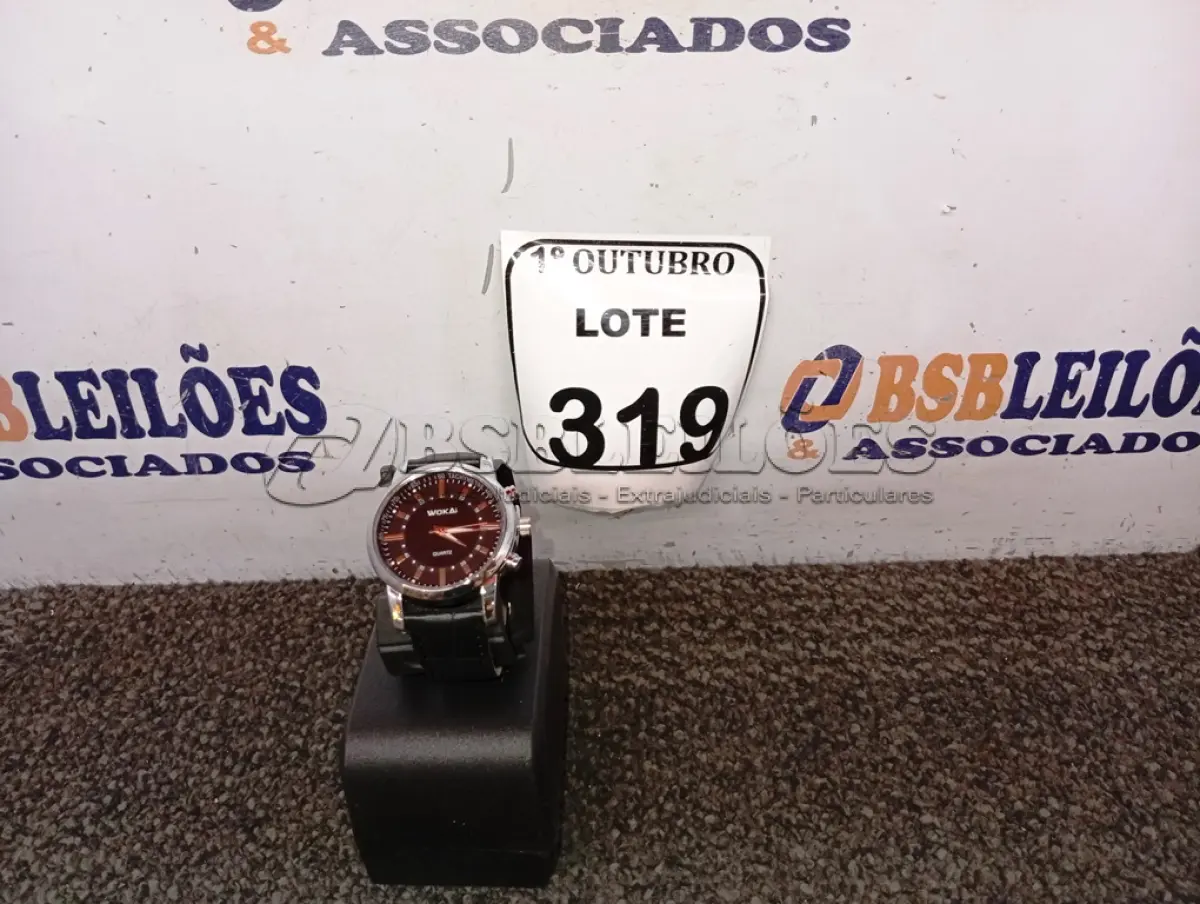 LOTE 319 - 01 RELÓGIO DE PULSO. (NO ESTADO) ATENÇÃO! FAZER A VISITAÇÃO ANTES DE ARREMATAR, NÃO SABEMOS SE FUNCIONA. LEILÃO NÃO TEM GARANTIA E NEM DEVOLUÇÃO, SUJEITO A POSSÍVEIS AVARIAS VISÍVEIS/OCULTAS E/OU AUSÊNCIA DE COMPONENTES.