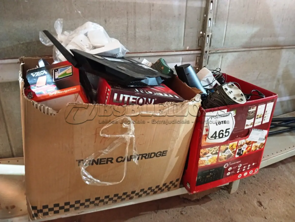 LOTE 465 - 01 LOTE C/ APARELHOS ELETRÔNICOS DIVERSOS. (NO ESTADO) ATENÇÃO! FAZER A VISITAÇÃO ANTES DE ARREMATAR, NÃO SABEMOS SE FUNCIONA. LEILÃO NÃO TEM GARANTIA E NEM DEVOLUÇÃO, SUJEITO A POSSÍVEIS AVARIAS VISÍVEIS/OCULTAS E/OU AUSÊNCIA DE COMPONENTES.