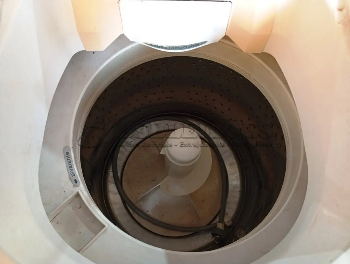 LOTE 482 - 01 MÁQUINA DE LAVAR ROUPAS BRASTEMP. (NO ESTADO) ATENÇÃO! FAZER A VISITAÇÃO ANTES DE ARREMATAR, NÃO SABEMOS SE FUNCIONA. LEILÃO NÃO TEM GARANTIA E NEM DEVOLUÇÃO, SUJEITO A POSSÍVEIS AVARIAS VISÍVEIS/OCULTAS E/OU AUSÊNCIA DE COMPONENTES.