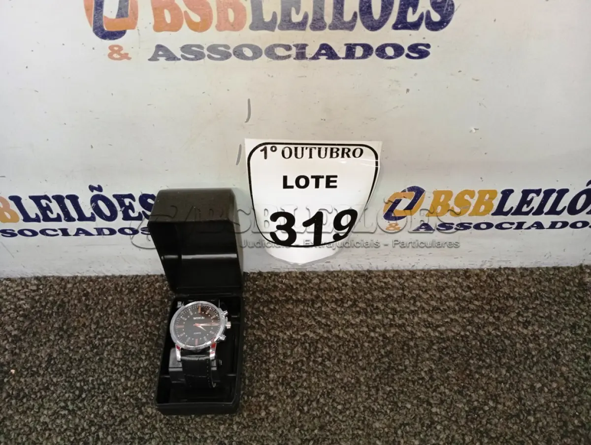LOTE 319 - 01 RELÓGIO DE PULSO. (NO ESTADO) ATENÇÃO! FAZER A VISITAÇÃO ANTES DE ARREMATAR, NÃO SABEMOS SE FUNCIONA. LEILÃO NÃO TEM GARANTIA E NEM DEVOLUÇÃO, SUJEITO A POSSÍVEIS AVARIAS VISÍVEIS/OCULTAS E/OU AUSÊNCIA DE COMPONENTES.