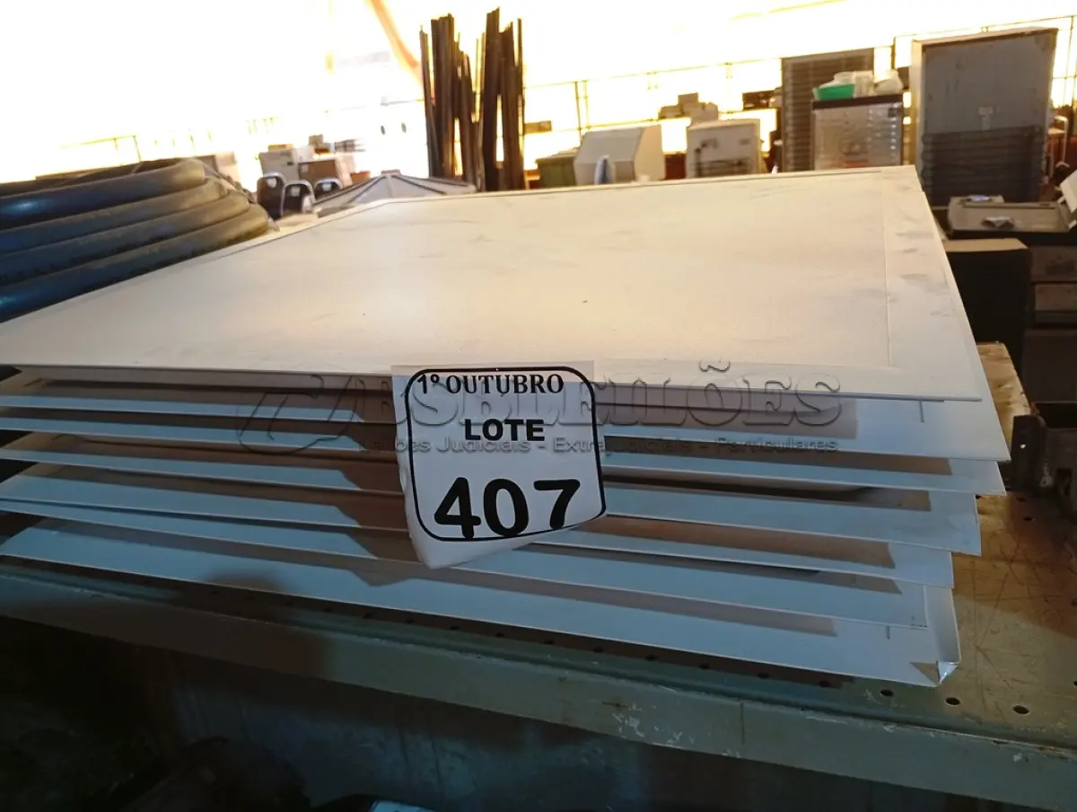 LOTE 407 - 07 PAINÉIS DE LED. (NO ESTADO) ATENÇÃO! FAZER A VISITAÇÃO ANTES DE ARREMATAR, NÃO SABEMOS SE FUNCIONA. LEILÃO NÃO TEM GARANTIA E NEM DEVOLUÇÃO, SUJEITO A POSSÍVEIS AVARIAS VISÍVEIS/OCULTAS E/OU AUSÊNCIA DE COMPONENTES.