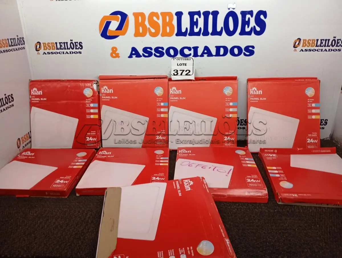 LOTE 372 - 09 LUMINÁRIAS DE LED PAINEL SLIM KIAN 18W 100-240V.  (NO ESTADO) ATENÇÃO! FAZER A VISITAÇÃO ANTES DE ARREMATAR, NÃO SABEMOS SE FUNCIONA. LEILÃO NÃO TEM GARANTIA E NEM DEVOLUÇÃO, SUJEITO A POSSÍVEIS AVARIAS VISÍVEIS/OCULTAS E/OU AUSÊNCIA DE COMPONENTES.