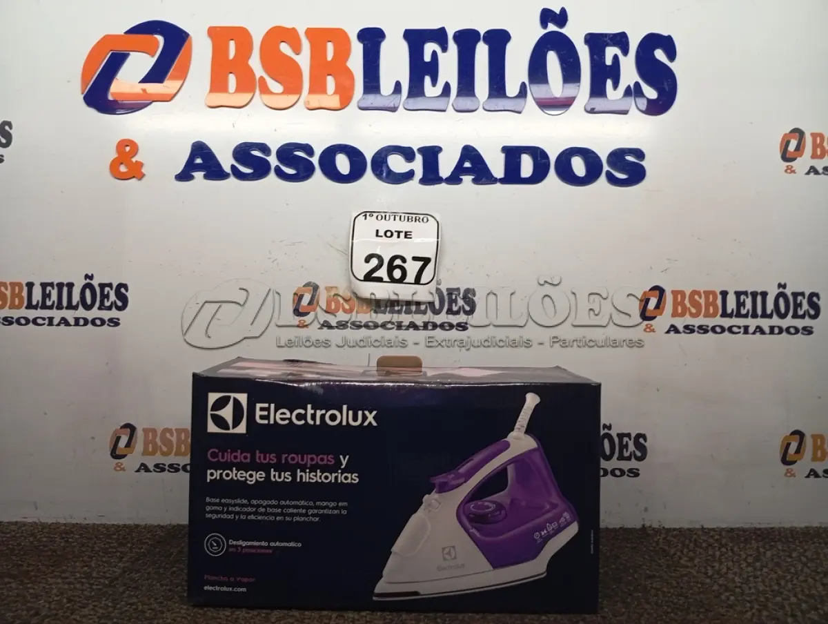 LOTE 267 - 01 FERRO DE PASSAR ROUPAS A VAPOR ELECTROLUX COR BRANCA C/ ROXO (NOVO). (NO ESTADO) ATENÇÃO! FAZER A VISITAÇÃO ANTES DE ARREMATAR, NÃO SABEMOS SE FUNCIONA. LEILÃO NÃO TEM GARANTIA E NEM DEVOLUÇÃO, SUJEITO A POSSÍVEIS AVARIAS VISÍVEIS/OCULTAS E/OU AUSÊNCIA DE COMPONENTES.