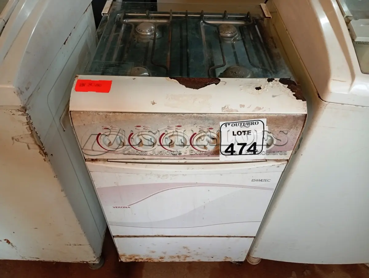 LOTE 474 - 01 FOGÃO 04 BOCAS. (NO ESTADO) ATENÇÃO! FAZER A VISITAÇÃO ANTES DE ARREMATAR, NÃO SABEMOS SE FUNCIONA. LEILÃO NÃO TEM GARANTIA E NEM DEVOLUÇÃO, SUJEITO A POSSÍVEIS AVARIAS VISÍVEIS/OCULTAS E/OU AUSÊNCIA DE COMPONENTES.