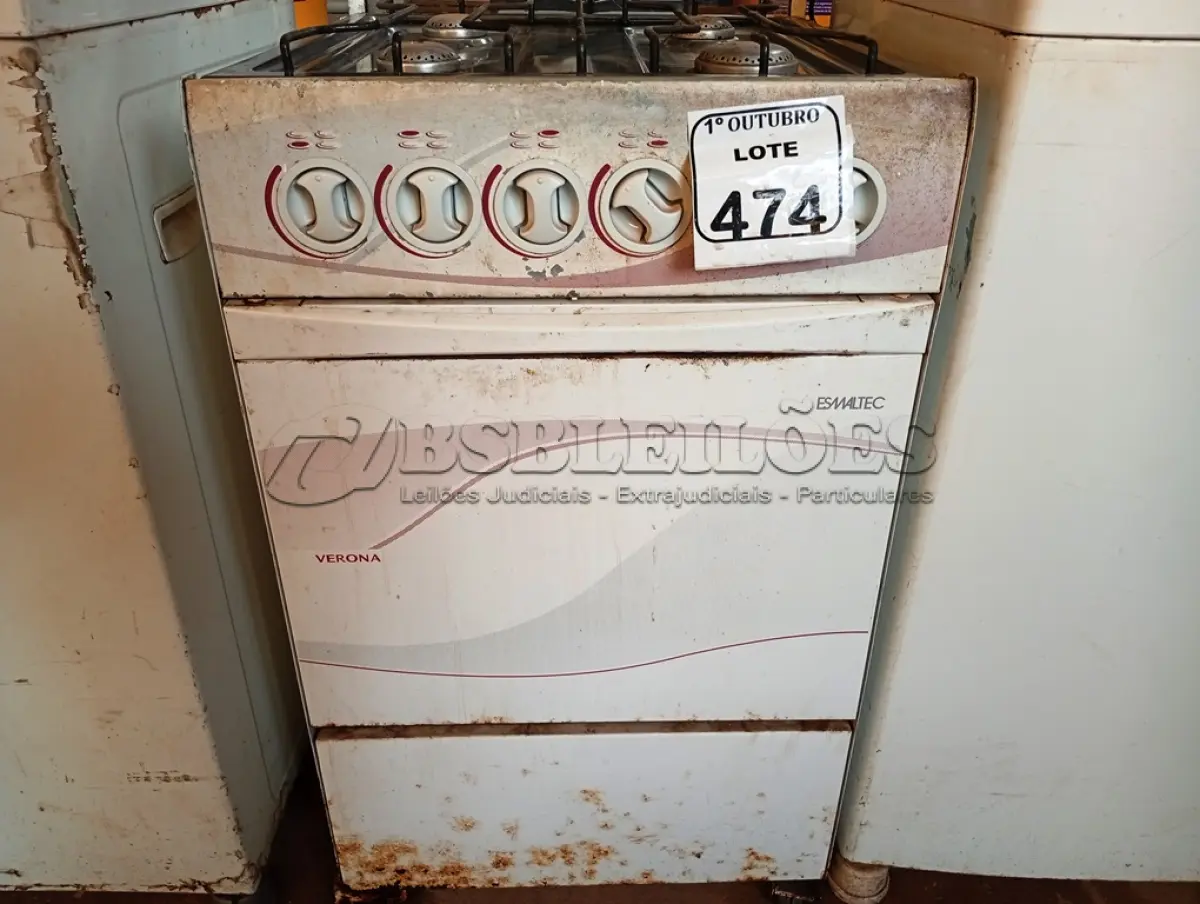 LOTE 474 - 01 FOGÃO 04 BOCAS. (NO ESTADO) ATENÇÃO! FAZER A VISITAÇÃO ANTES DE ARREMATAR, NÃO SABEMOS SE FUNCIONA. LEILÃO NÃO TEM GARANTIA E NEM DEVOLUÇÃO, SUJEITO A POSSÍVEIS AVARIAS VISÍVEIS/OCULTAS E/OU AUSÊNCIA DE COMPONENTES.
