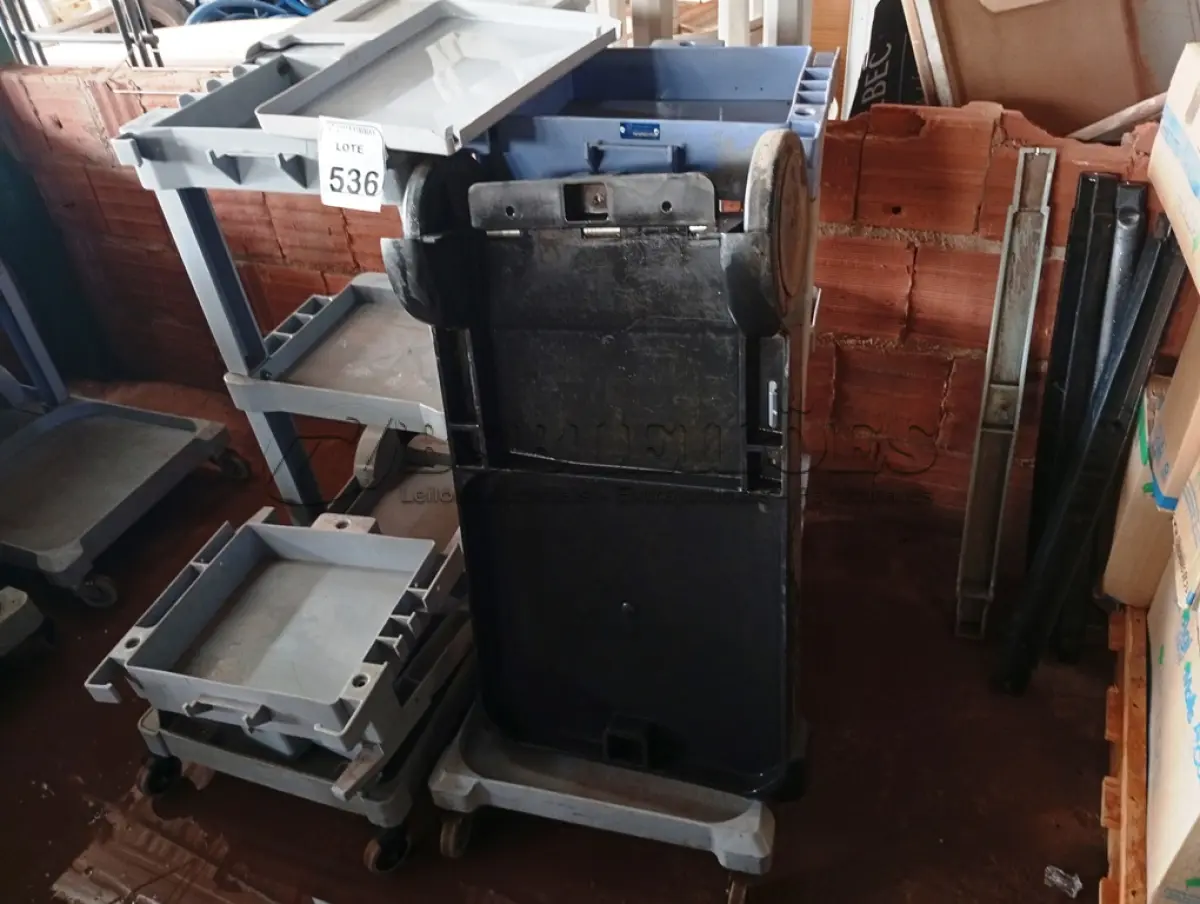 LOTE 536 - 03 CARRINHOS P/ LIMPEZA INCOMPLETOS. (NO ESTADO) ATENÇÃO! FAZER A VISITAÇÃO ANTES DE ARREMATAR, NÃO SABEMOS SE FUNCIONA. LEILÃO NÃO TEM GARANTIA E NEM DEVOLUÇÃO, SUJEITO A POSSÍVEIS AVARIAS VISÍVEIS/OCULTAS E/OU AUSÊNCIA DE COMPONENTES.