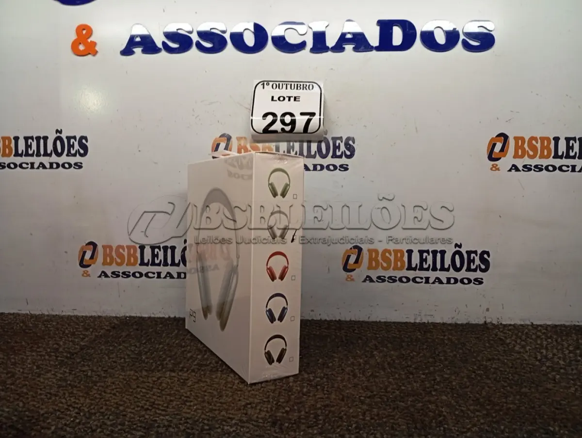 LOTE 297 - 01 HEADPHONE P9 COR BRANCA. (NO ESTADO) ATENÇÃO! FAZER A VISITAÇÃO ANTES DE ARREMATAR, NÃO SABEMOS SE FUNCIONA. LEILÃO NÃO TEM GARANTIA E NEM DEVOLUÇÃO, SUJEITO A POSSÍVEIS AVARIAS VISÍVEIS/OCULTAS E/OU AUSÊNCIA DE COMPONENTES.