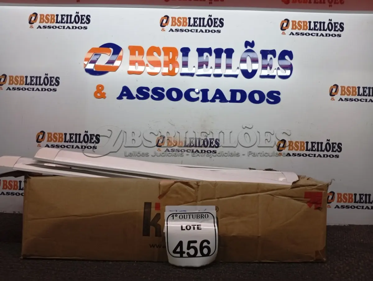 LOTE 456 - 01 LOTE C/ DIVERSAS LÂMPADAS DE LED. (NO ESTADO) ATENÇÃO! FAZER A VISITAÇÃO ANTES DE ARREMATAR, NÃO SABEMOS SE FUNCIONA. LEILÃO NÃO TEM GARANTIA E NEM DEVOLUÇÃO, SUJEITO A POSSÍVEIS AVARIAS VISÍVEIS/OCULTAS E/OU AUSÊNCIA DE COMPONENTES.