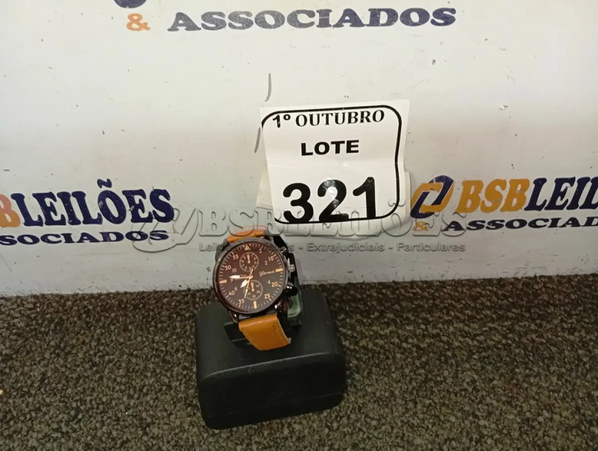 LOTE 321 - 01 RELÓGIO DE PULSO. (NO ESTADO) ATENÇÃO! FAZER A VISITAÇÃO ANTES DE ARREMATAR, NÃO SABEMOS SE FUNCIONA. LEILÃO NÃO TEM GARANTIA E NEM DEVOLUÇÃO, SUJEITO A POSSÍVEIS AVARIAS VISÍVEIS/OCULTAS E/OU AUSÊNCIA DE COMPONENTES.
