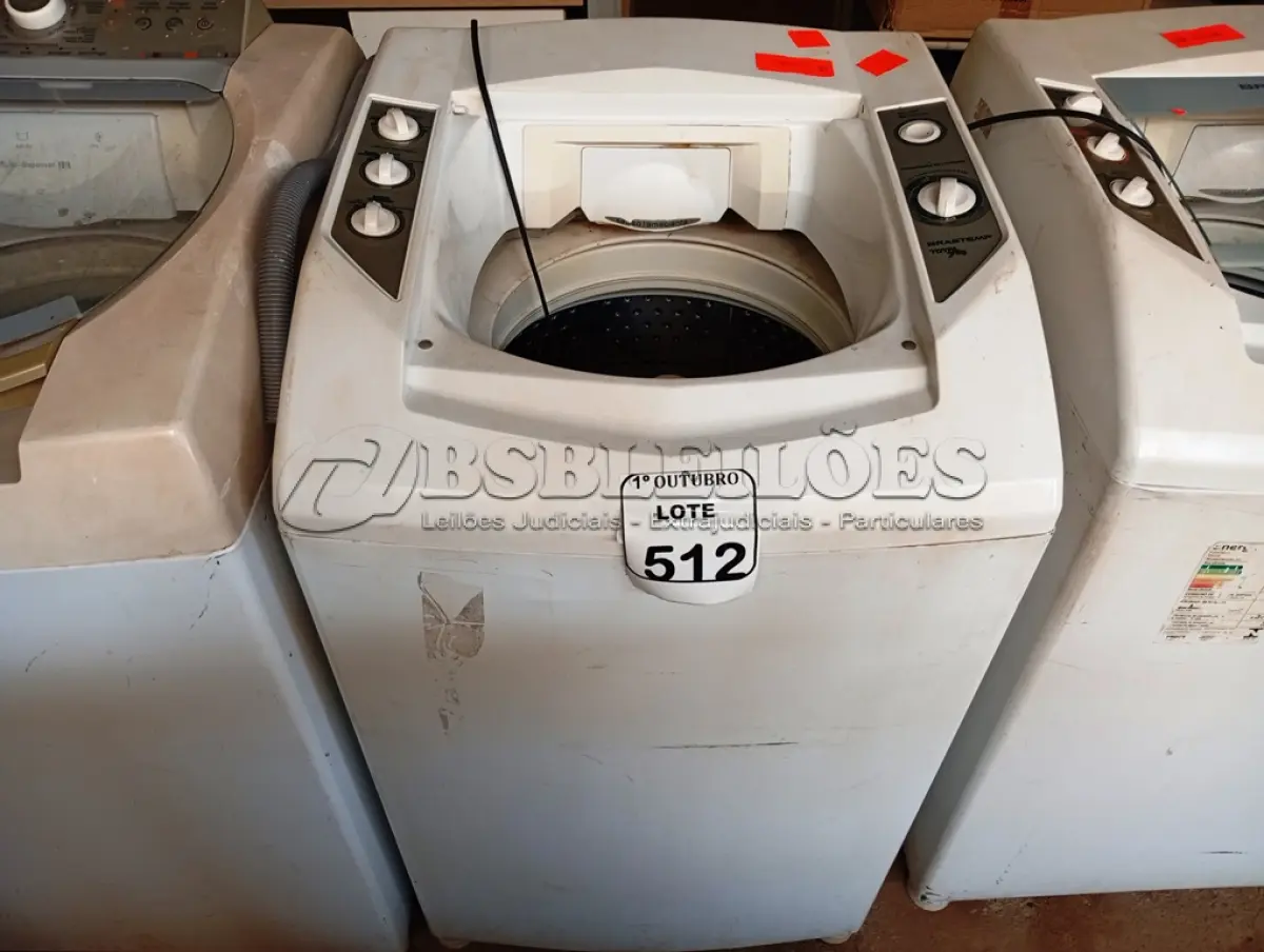 LOTE 512 - 01 MÁQUINA DE LAVAR ROUPAS BRASTEMP. (NO ESTADO) ATENÇÃO! FAZER A VISITAÇÃO ANTES DE ARREMATAR, NÃO SABEMOS SE FUNCIONA. LEILÃO NÃO TEM GARANTIA E NEM DEVOLUÇÃO, SUJEITO A POSSÍVEIS AVARIAS VISÍVEIS/OCULTAS E/OU AUSÊNCIA DE COMPONENTES.