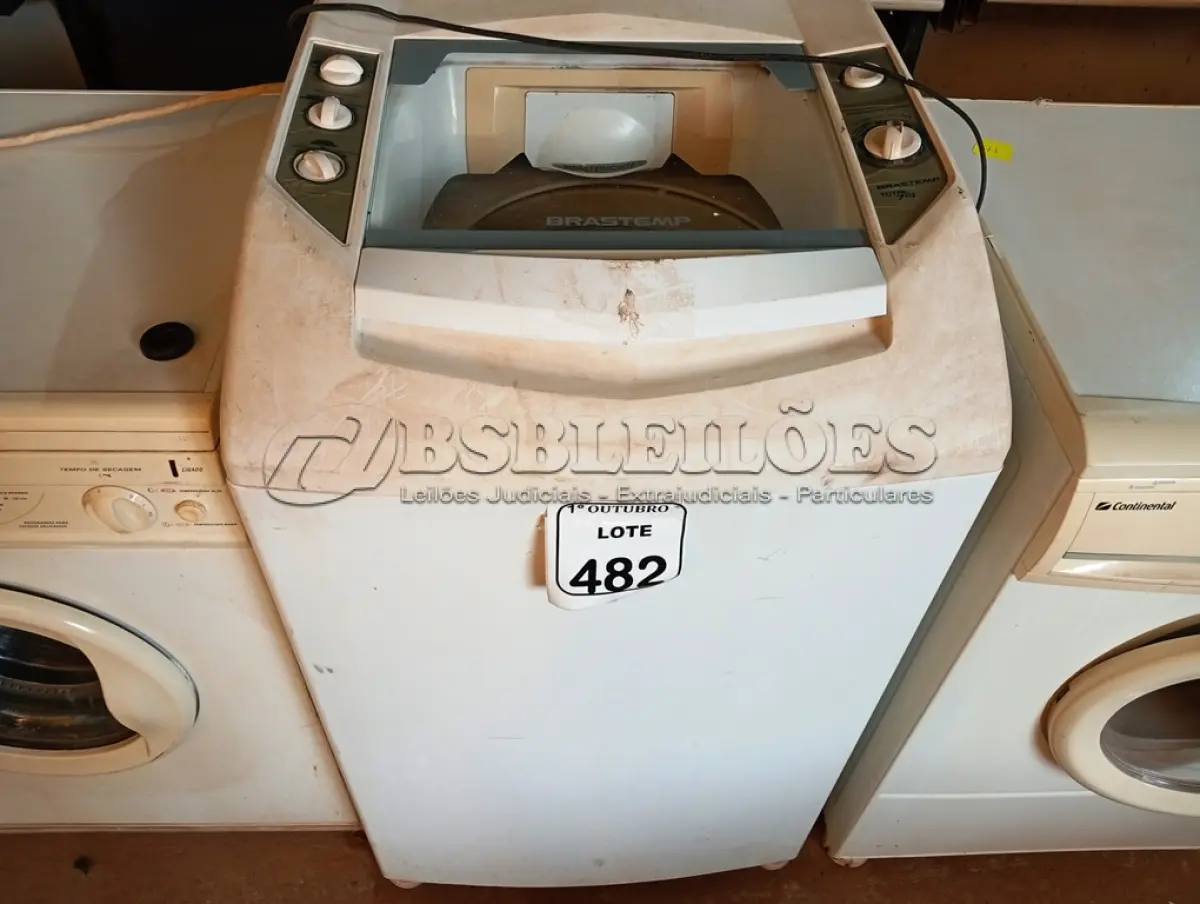 LOTE 482 - 01 MÁQUINA DE LAVAR ROUPAS BRASTEMP. (NO ESTADO) ATENÇÃO! FAZER A VISITAÇÃO ANTES DE ARREMATAR, NÃO SABEMOS SE FUNCIONA. LEILÃO NÃO TEM GARANTIA E NEM DEVOLUÇÃO, SUJEITO A POSSÍVEIS AVARIAS VISÍVEIS/OCULTAS E/OU AUSÊNCIA DE COMPONENTES.