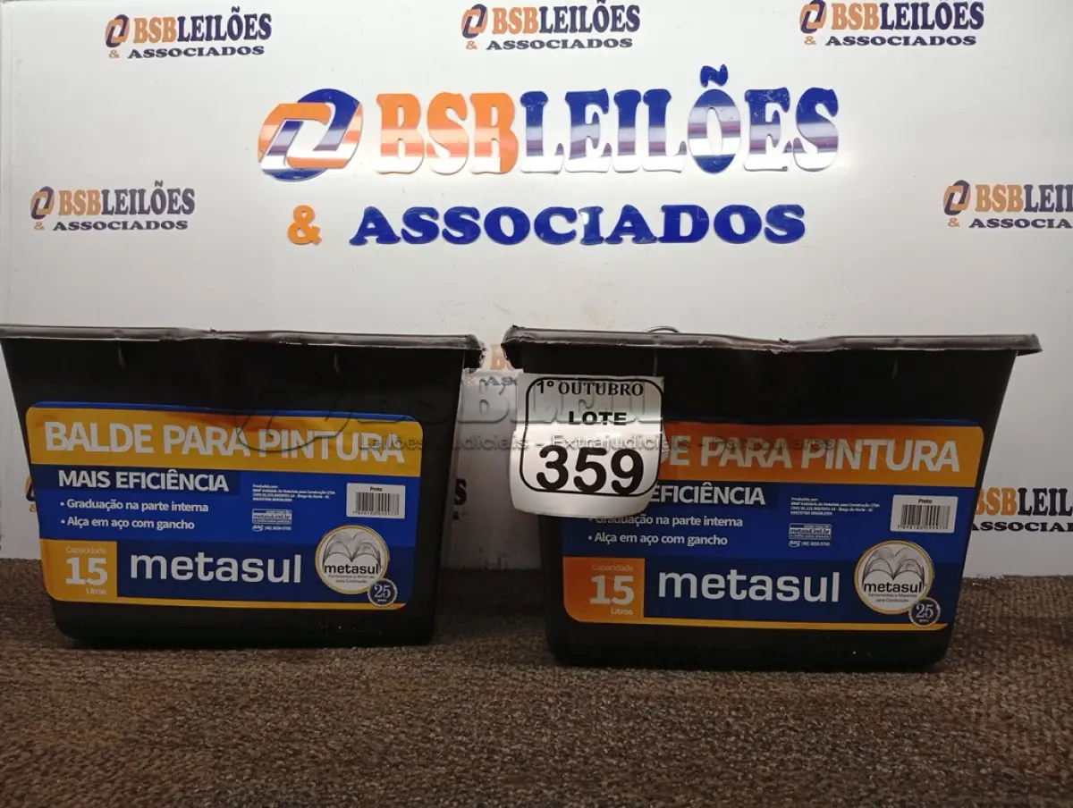 LOTE 359 - 02 BALDES P/ PINTURA. (NO ESTADO) ATENÇÃO! FAZER A VISITAÇÃO ANTES DE ARREMATAR, NÃO SABEMOS SE FUNCIONA. LEILÃO NÃO TEM GARANTIA E NEM DEVOLUÇÃO, SUJEITO A POSSÍVEIS AVARIAS VISÍVEIS/OCULTAS E/OU AUSÊNCIA DE COMPONENTES.