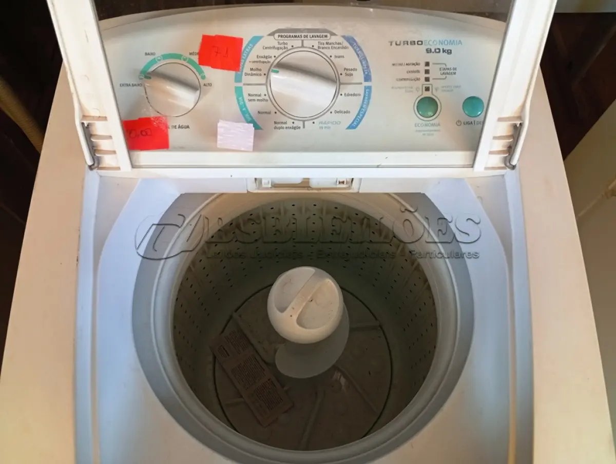 LOTE 506 - 01 MÁQUINA DE LAVAR ROUPAS ELECTROLUX. (NO ESTADO) ATENÇÃO! FAZER A VISITAÇÃO ANTES DE ARREMATAR, NÃO SABEMOS SE FUNCIONA. LEILÃO NÃO TEM GARANTIA E NEM DEVOLUÇÃO, SUJEITO A POSSÍVEIS AVARIAS VISÍVEIS/OCULTAS E/OU AUSÊNCIA DE COMPONENTES.