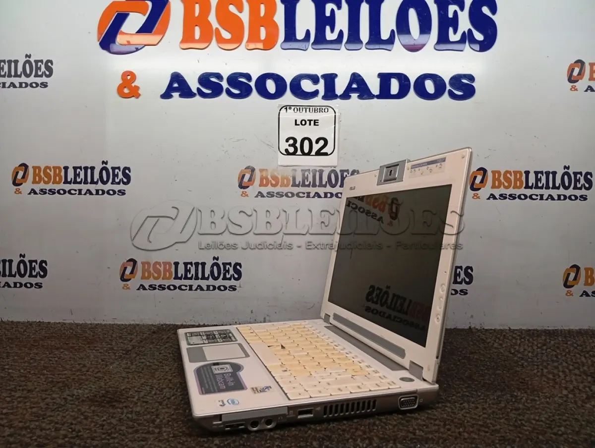 LOTE 302 - 01 NETBOOK ASUS. (NO ESTADO) ATENÇÃO! FAZER A VISITAÇÃO ANTES DE ARREMATAR, NÃO SABEMOS SE FUNCIONA. LEILÃO NÃO TEM GARANTIA E NEM DEVOLUÇÃO, SUJEITO A POSSÍVEIS AVARIAS VISÍVEIS/OCULTAS E/OU AUSÊNCIA DE COMPONENTES.