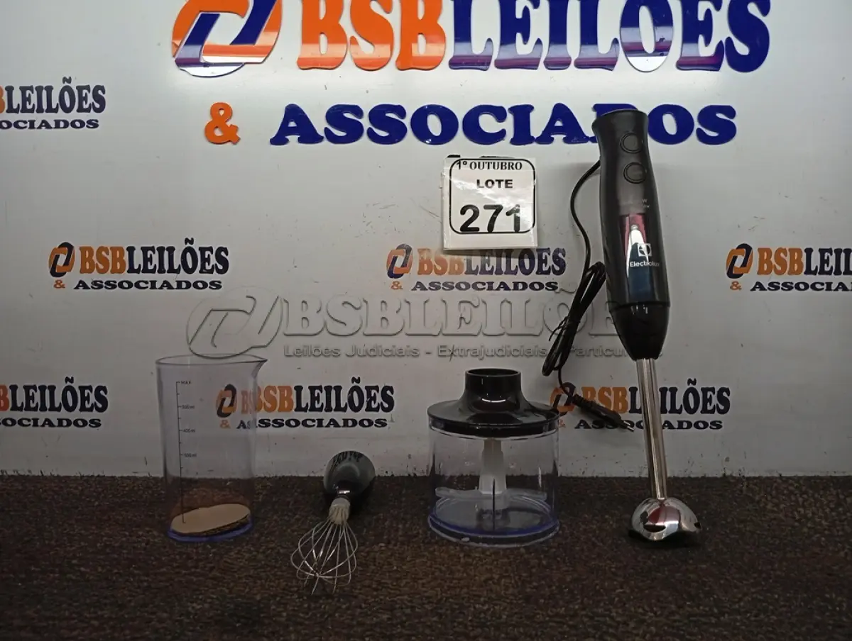 LOTE 271 - 01 MIXER ELECTROLUX EM INOX COR CINZA 110V (NOVO). (NO ESTADO) ATENÇÃO! FAZER A VISITAÇÃO ANTES DE ARREMATAR, NÃO SABEMOS SE FUNCIONA. LEILÃO NÃO TEM GARANTIA E NEM DEVOLUÇÃO, SUJEITO A POSSÍVEIS AVARIAS VISÍVEIS/OCULTAS E/OU AUSÊNCIA DE COMPONENTES.