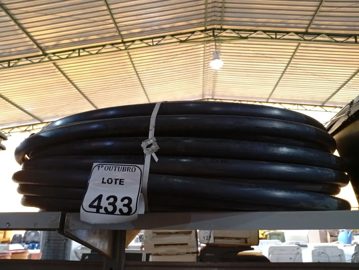 LOTE 433 - 01 ROLO DE MANGUEIRA TUBO IRRIGAÇÃO 1 X 2,0 AZUL INDEX. (NO ESTADO) ATENÇÃO! FAZER A VISITAÇÃO ANTES DE ARREMATAR, NÃO SABEMOS SE FUNCIONA. LEILÃO NÃO TEM GARANTIA E NEM DEVOLUÇÃO, SUJEITO A POSSÍVEIS AVARIAS VISÍVEIS/OCULTAS E/OU AUSÊNCIA DE COMPONENTES.