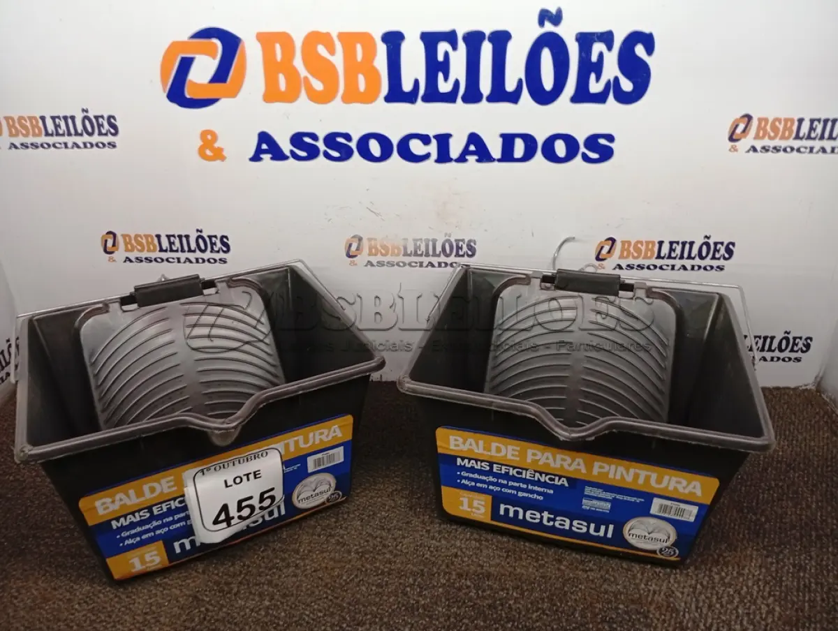 LOTE 455 - 02 BALDES P/ PINTURA. (NO ESTADO) ATENÇÃO! FAZER A VISITAÇÃO ANTES DE ARREMATAR, NÃO SABEMOS SE FUNCIONA. LEILÃO NÃO TEM GARANTIA E NEM DEVOLUÇÃO, SUJEITO A POSSÍVEIS AVARIAS VISÍVEIS/OCULTAS E/OU AUSÊNCIA DE COMPONENTES.