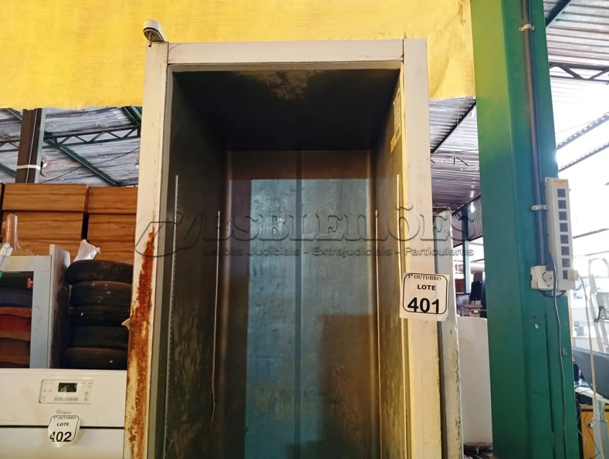 LOTE 401 - 01 FREEZER VERTICAL GELOPAR COM AVARIAS. (NO ESTADO) ATENÇÃO! FAZER A VISITAÇÃO ANTES DE ARREMATAR, NÃO SABEMOS SE FUNCIONA. LEILÃO NÃO TEM GARANTIA E NEM DEVOLUÇÃO, SUJEITO A POSSÍVEIS AVARIAS VISÍVEIS/OCULTAS E/OU AUSÊNCIA DE COMPONENTES.