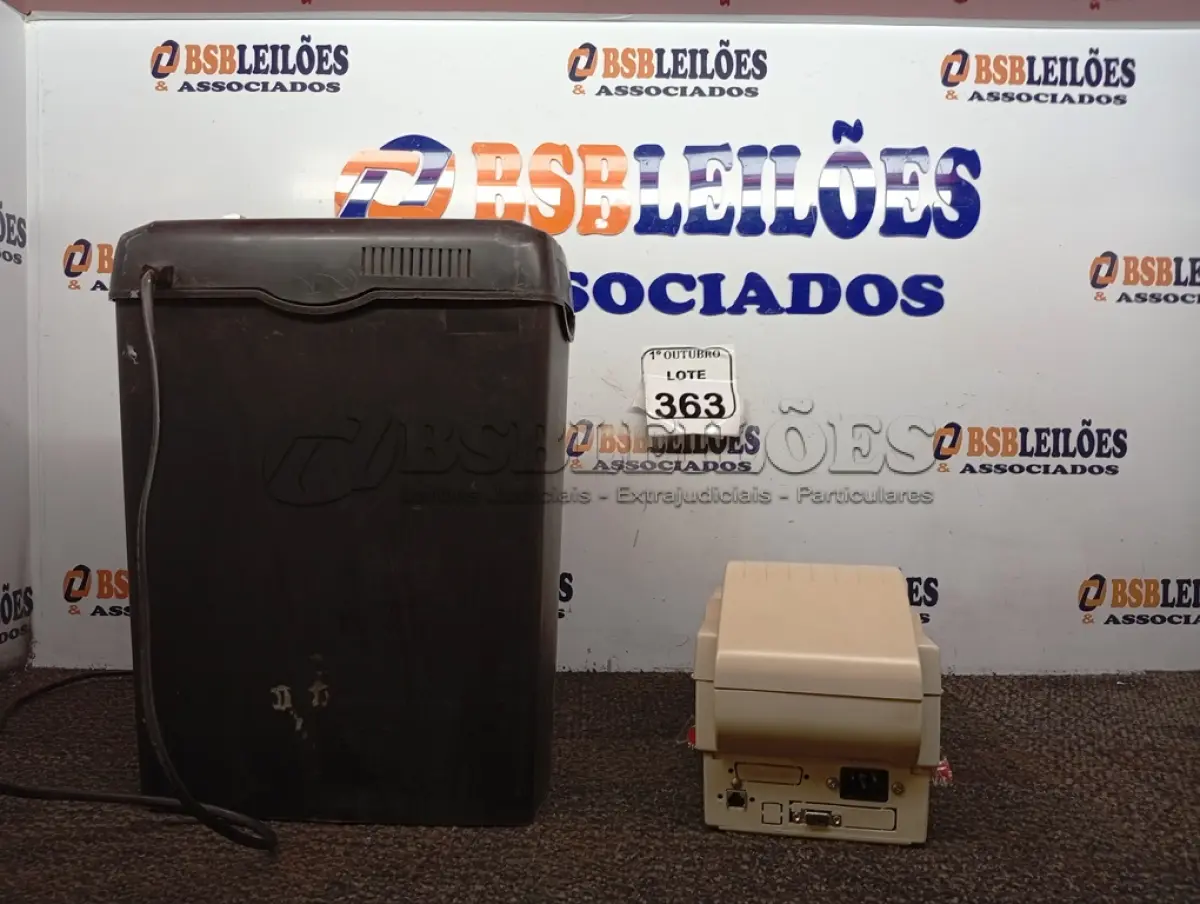 LOTE 363 - 01 FRAGMENTADORA DE PAPEL E 01 IMPRESSORA NÃO FISCAL. (NO ESTADO) ATENÇÃO! FAZER A VISITAÇÃO ANTES DE ARREMATAR, NÃO SABEMOS SE FUNCIONA. LEILÃO NÃO TEM GARANTIA E NEM DEVOLUÇÃO, SUJEITO A POSSÍVEIS AVARIAS VISÍVEIS/OCULTAS E/OU AUSÊNCIA DE COMPONENTES.