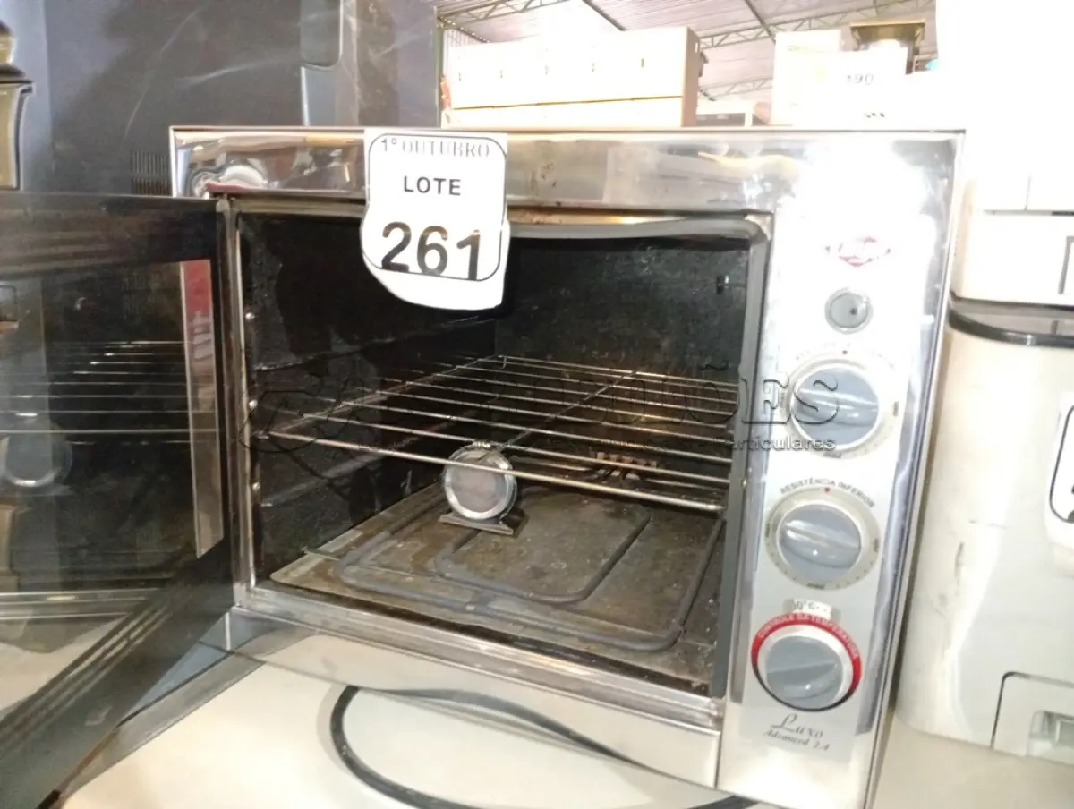 LOTE 261 - 01 FORNO ELÉTRICO LAYR EM INOX. (NO ESTADO) ATENÇÃO! FAZER A VISITAÇÃO ANTES DE ARREMATAR, NÃO SABEMOS SE FUNCIONA. LEILÃO NÃO TEM GARANTIA E NEM DEVOLUÇÃO, SUJEITO A POSSÍVEIS AVARIAS VISÍVEIS/OCULTAS E/OU AUSÊNCIA DE COMPONENTES.