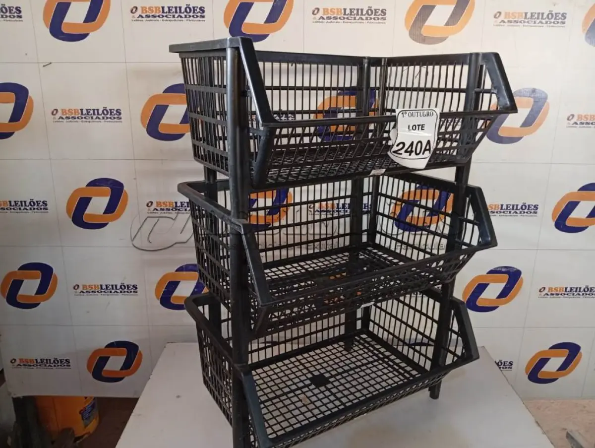 LOTE 240 - 03 CESTOS. (NO ESTADO) ATENÇÃO! FAZER A VISITAÇÃO ANTES DE ARREMATAR, NÃO SABEMOS SE FUNCIONA. LEILÃO NÃO TEM GARANTIA E NEM DEVOLUÇÃO, SUJEITO A POSSÍVEIS AVARIAS VISÍVEIS/OCULTAS E/OU AUSÊNCIA DE COMPONENTES.
