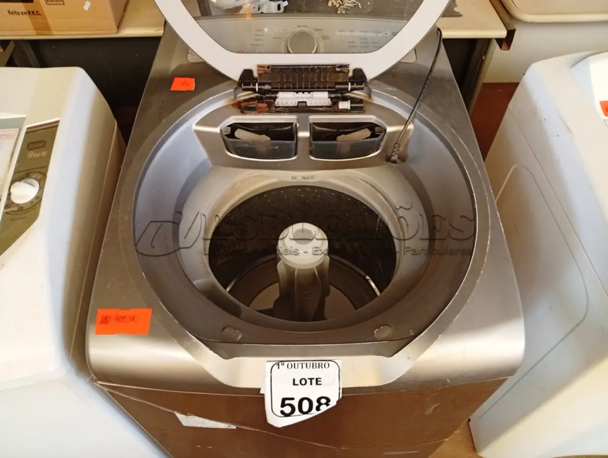 LOTE 508 - 01 MÁQUINA DE LAVAR ROUPAS BRASTEMP. (NO ESTADO) ATENÇÃO! FAZER A VISITAÇÃO ANTES DE ARREMATAR, NÃO SABEMOS SE FUNCIONA. LEILÃO NÃO TEM GARANTIA E NEM DEVOLUÇÃO, SUJEITO A POSSÍVEIS AVARIAS VISÍVEIS/OCULTAS E/OU AUSÊNCIA DE COMPONENTES.