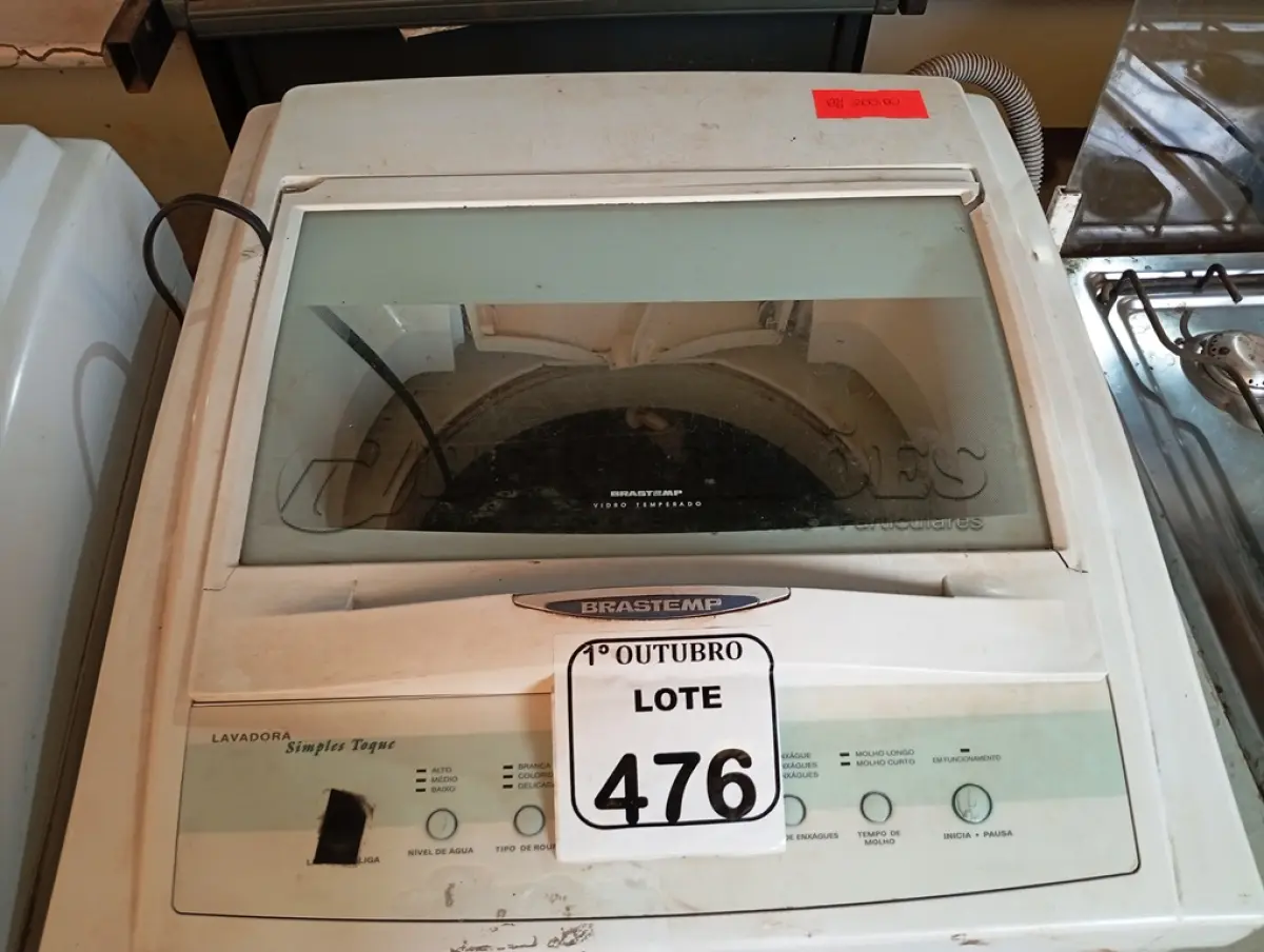 LOTE 476 - 01 MÁQUINA DE LAVAR ROUPAS BRASTEMP. (NO ESTADO) ATENÇÃO! FAZER A VISITAÇÃO ANTES DE ARREMATAR, NÃO SABEMOS SE FUNCIONA. LEILÃO NÃO TEM GARANTIA E NEM DEVOLUÇÃO, SUJEITO A POSSÍVEIS AVARIAS VISÍVEIS/OCULTAS E/OU AUSÊNCIA DE COMPONENTES.