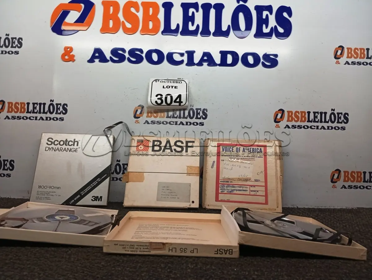 LOTE 304 - 05 FITAS DE ROLO P/ GRAVADOR. (NO ESTADO) ATENÇÃO! FAZER A VISITAÇÃO ANTES DE ARREMATAR, NÃO SABEMOS SE FUNCIONA. LEILÃO NÃO TEM GARANTIA E NEM DEVOLUÇÃO, SUJEITO A POSSÍVEIS AVARIAS VISÍVEIS/OCULTAS E/OU AUSÊNCIA DE COMPONENTES.